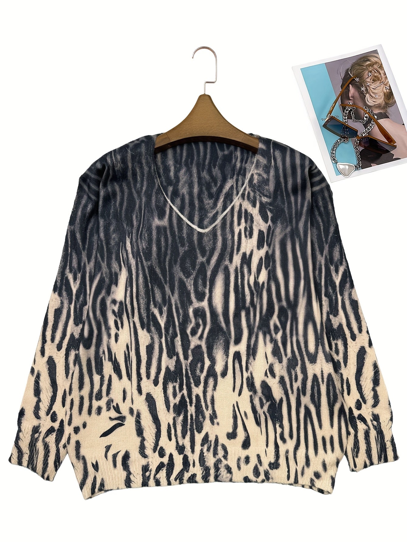 Women's Leopard Floral Print V-Neck Sweater Long Sleeve Oversized Pullover Black White