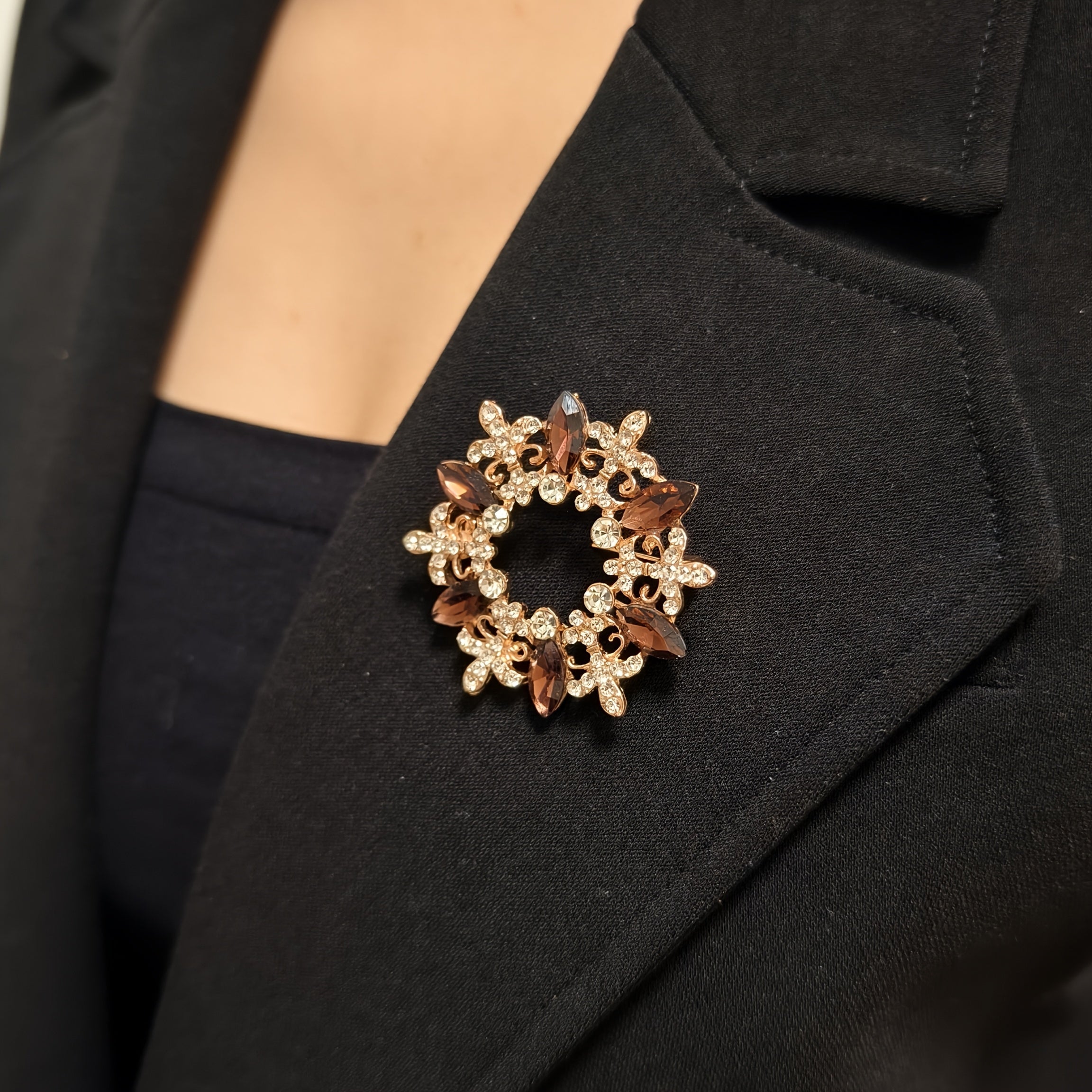 Vintage Alloy Brooch Set with Rhinestones and Luxurious Accents for Women