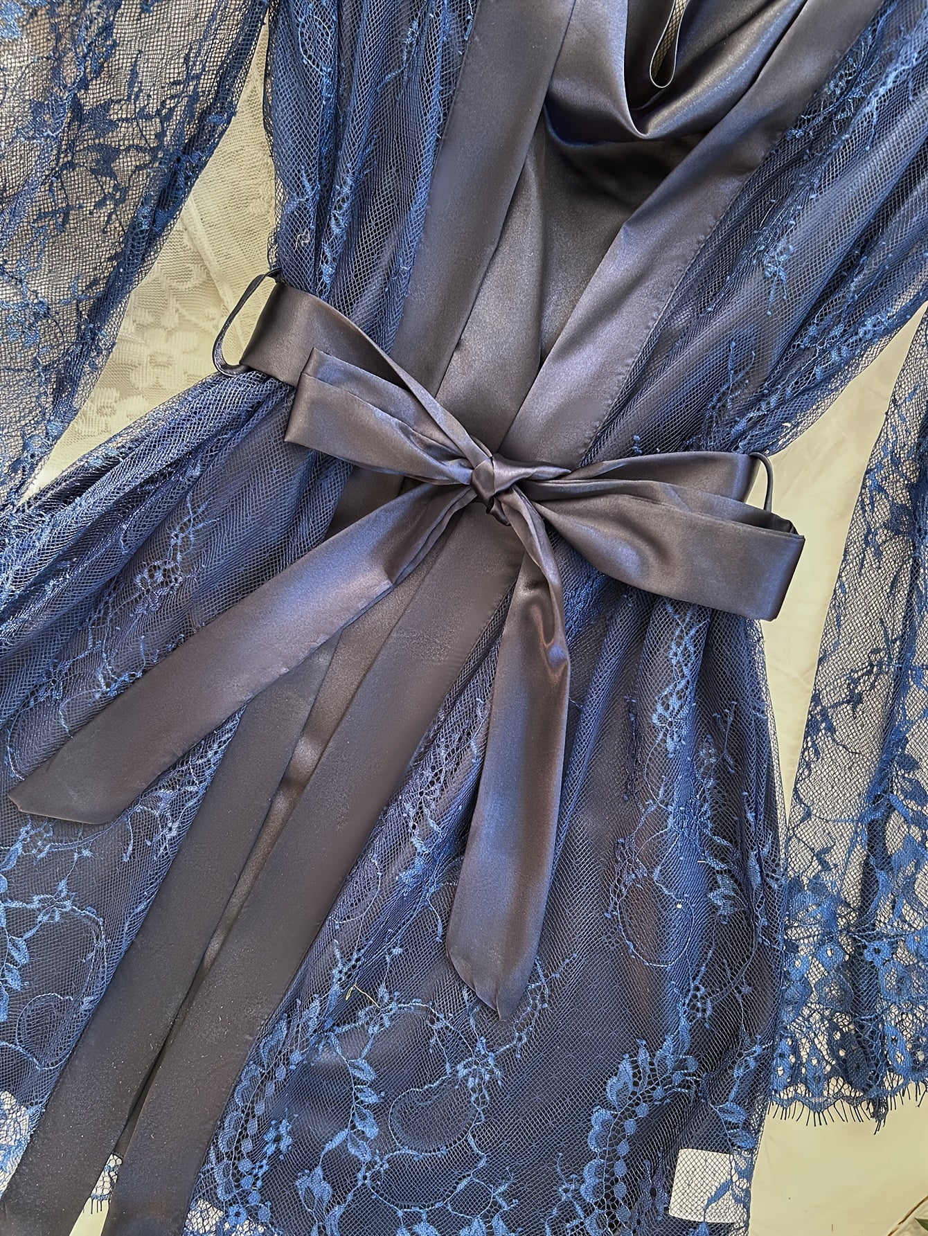 Conjunto de pijama de encaje para todas las estaciones de mujer con tirantes y cuello cowl