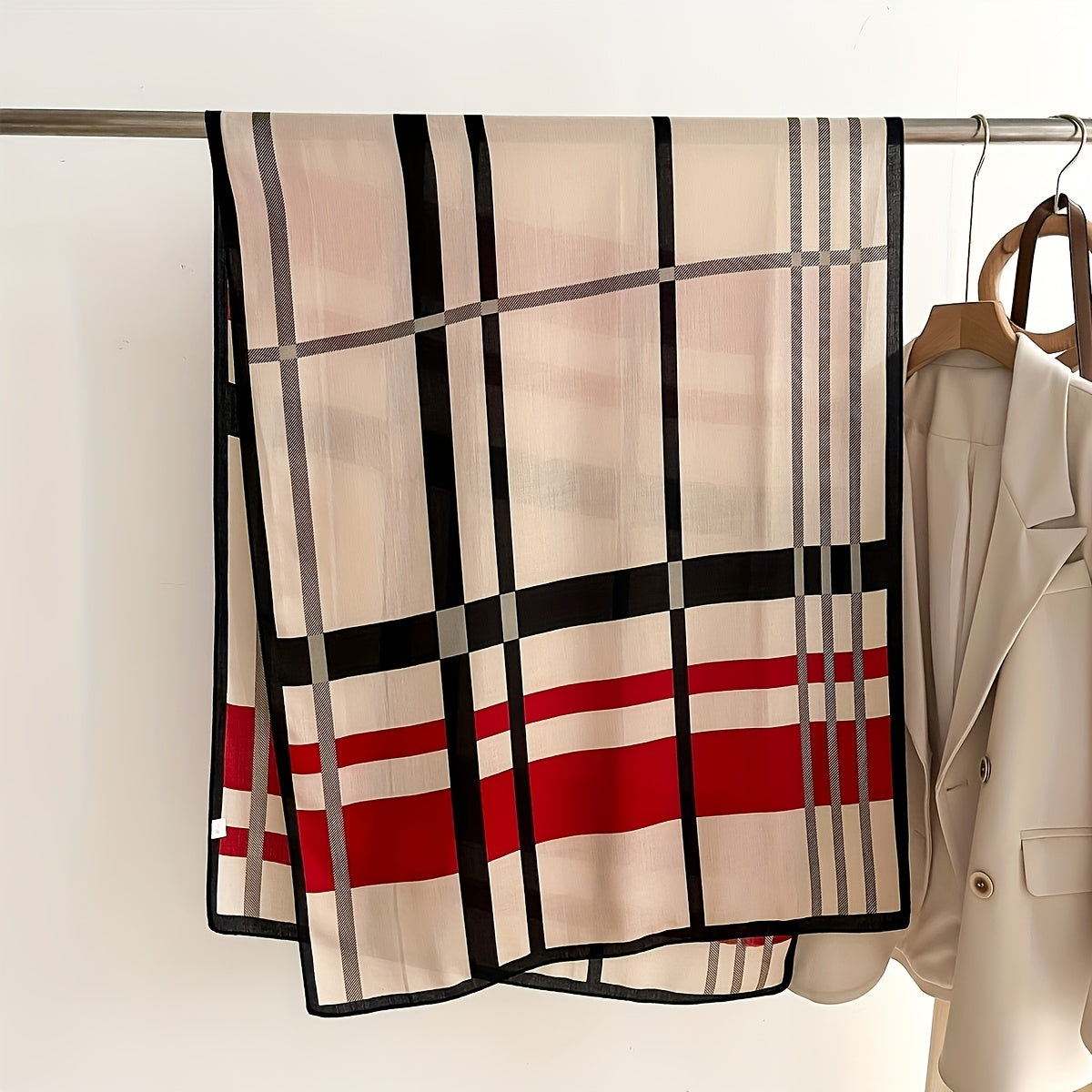 Ayollar uchun qizil chiziqli qulay kaşmir his qiladigan sharf, quyosh va shamoldan himoya