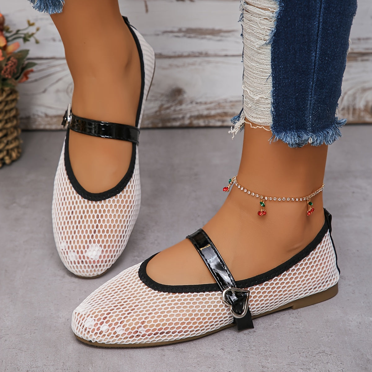 Women's Mesh Flats Lightweight Slip-On Casual Shoes in Solid Colors