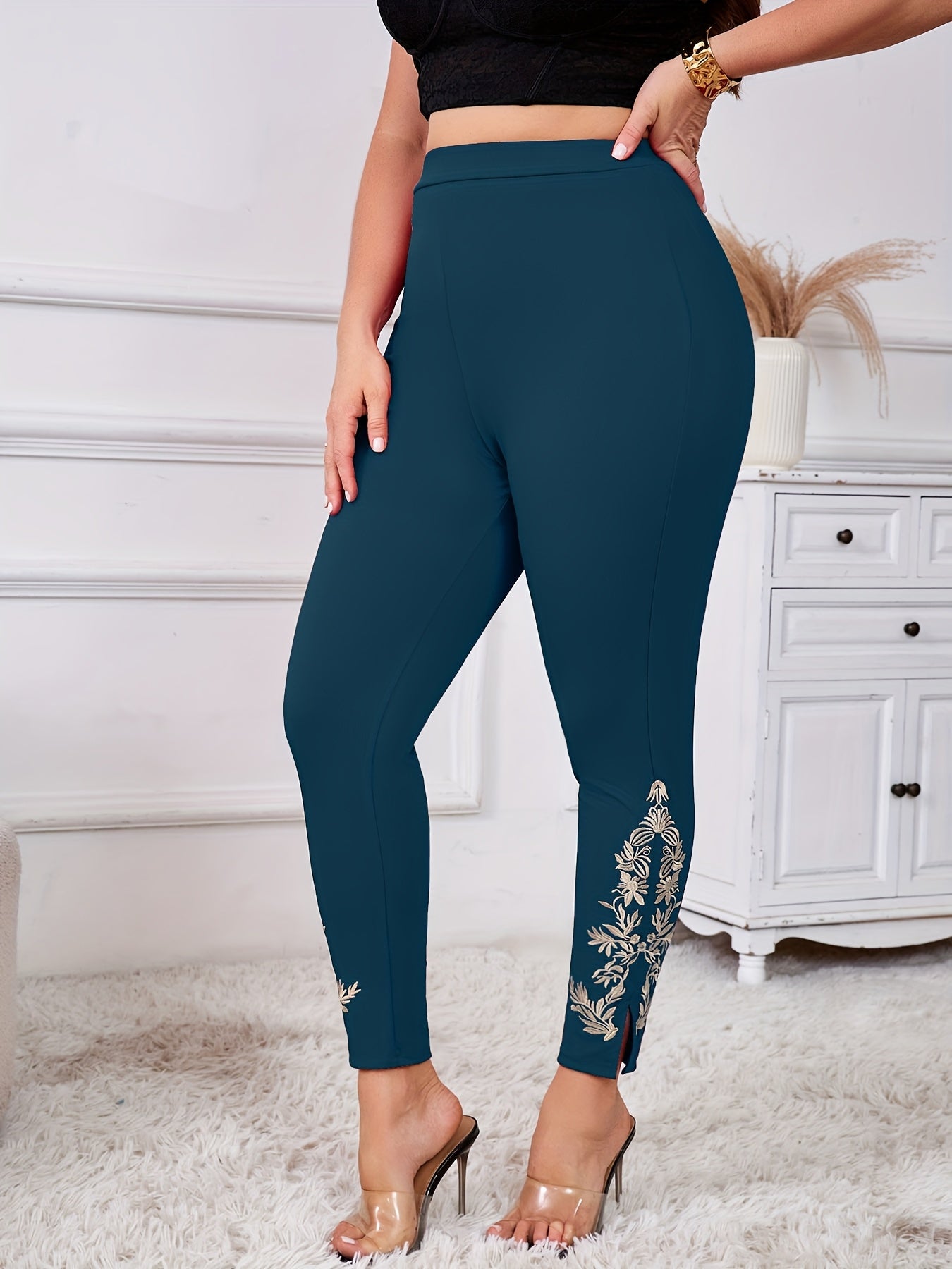 Pantalones de tiro alto con bordado floral y tela stretch para mujer, talla grande, negro con dorado
