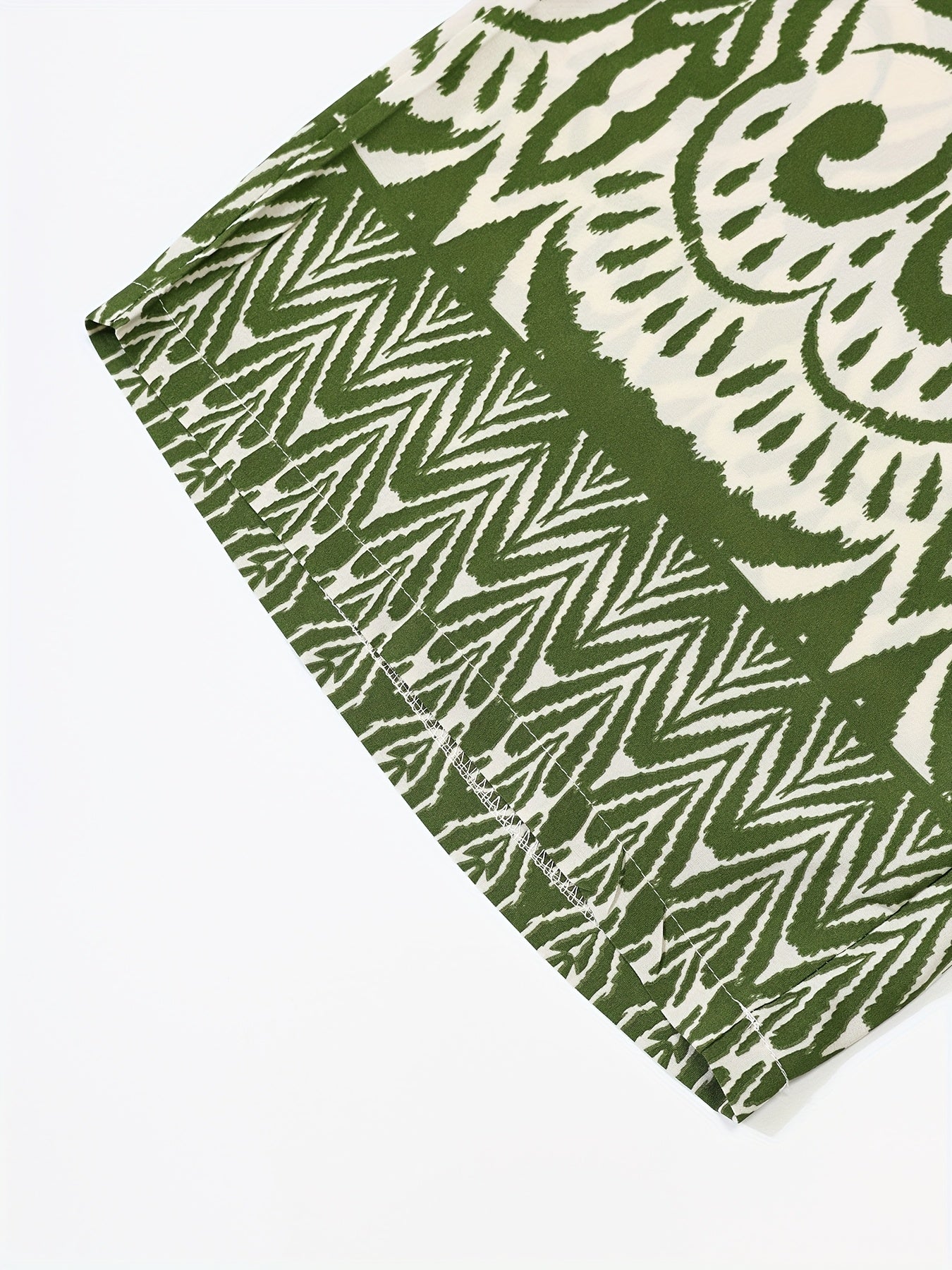 Бермуды для женщин больших размеров с зеленым и белым принтом, повседневные летние шорты