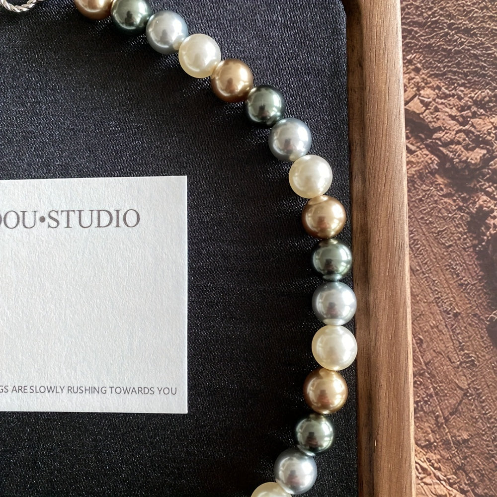 1-dona, katta zarracha 10mm taqlid marvarid marjon Maillard och qahva iliq rangda. Ushbu sviter zanjiri kuz va qish uchun mukammal, har kuni, sayohat, ziyofatlar uchun va sovg'a sifatida taqish mumkin.