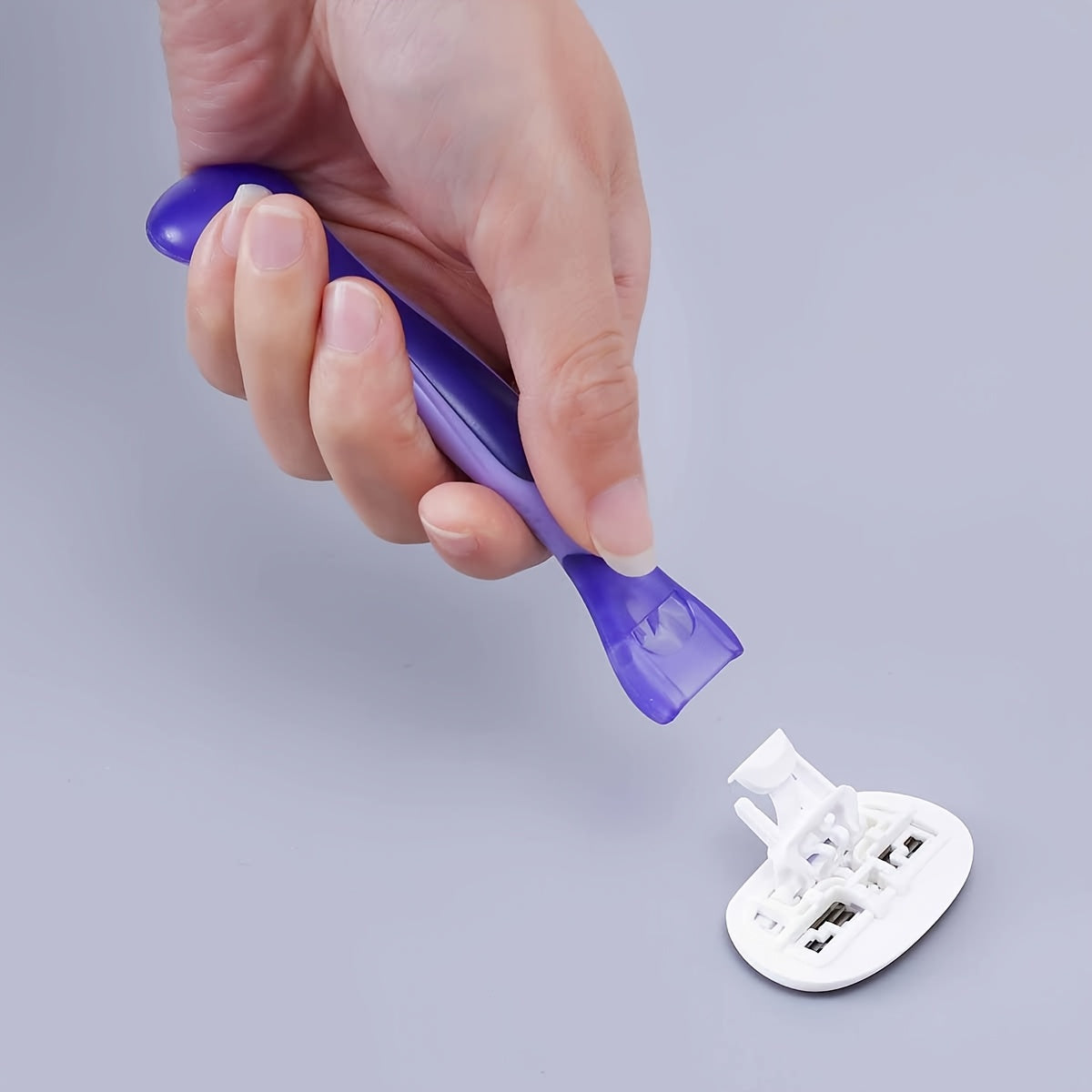 Women's Purple Razor with Soft Rubber Handle and Five Blades