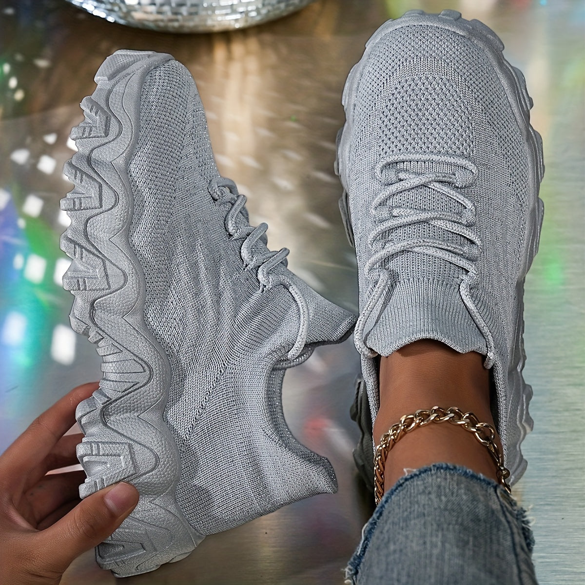Women's Breathable Casual Sneakers Low Top Lace-Up Shoes for Outdoor Use