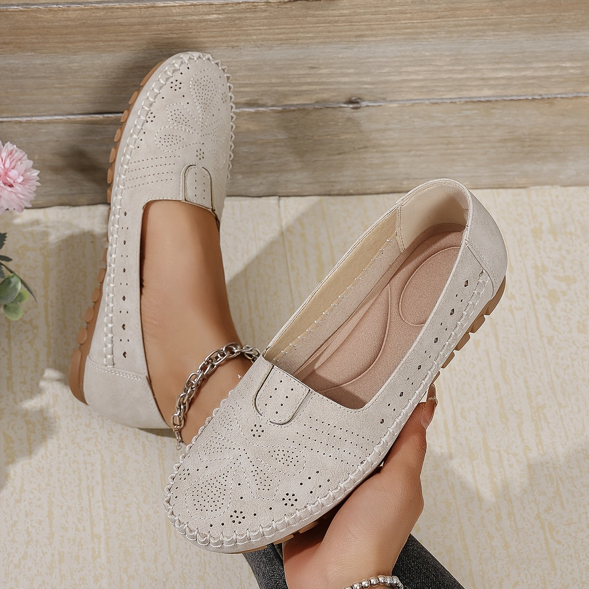 Plus-Size Women Breathable Flat Shoes Casual Embroidered Solid Color