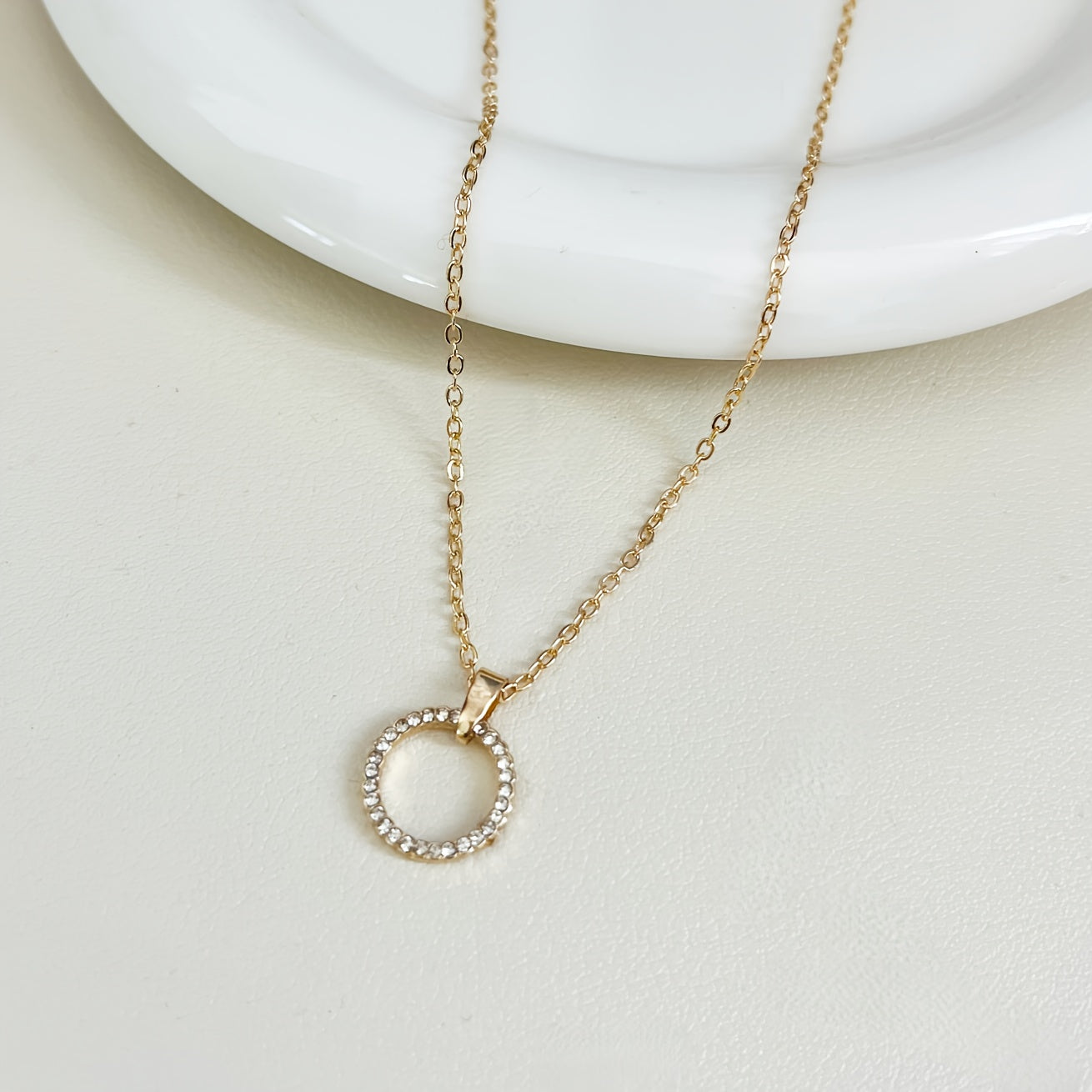 Ayollar uchun minimalistik stud taqinchoqlari, rhinestone halo bilan, zink alloy, kundalik kiyim uchun