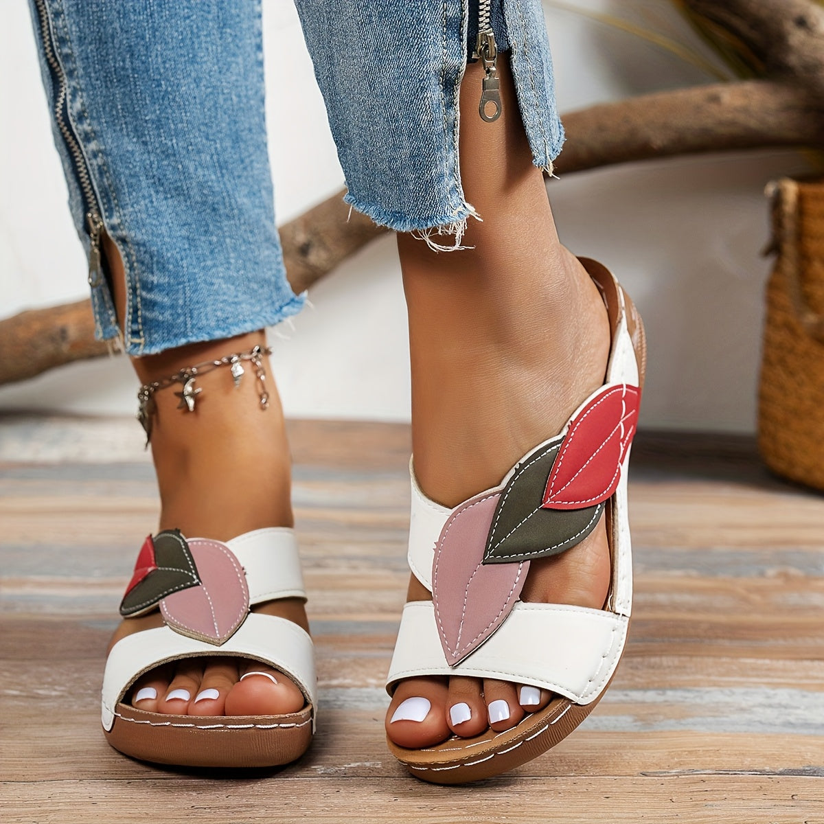 Women's Leaf Pattern Slide Sandals Open Toe Faux Flat Heel Slip-On