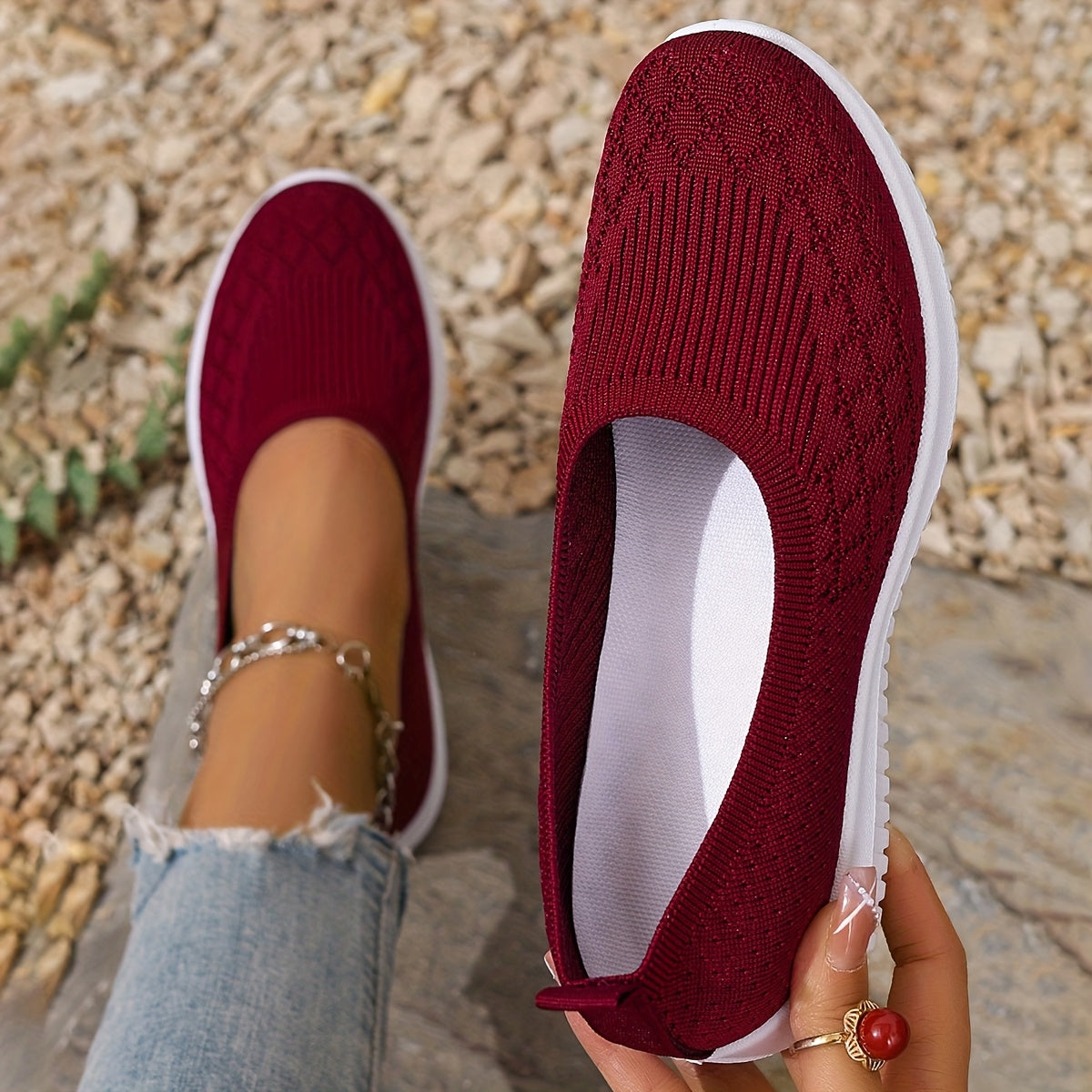 Ayollar uchun nafas oladigan slip-on sport poyabzali, kundalik yurish uchun mato ustki qismi, PU taglik