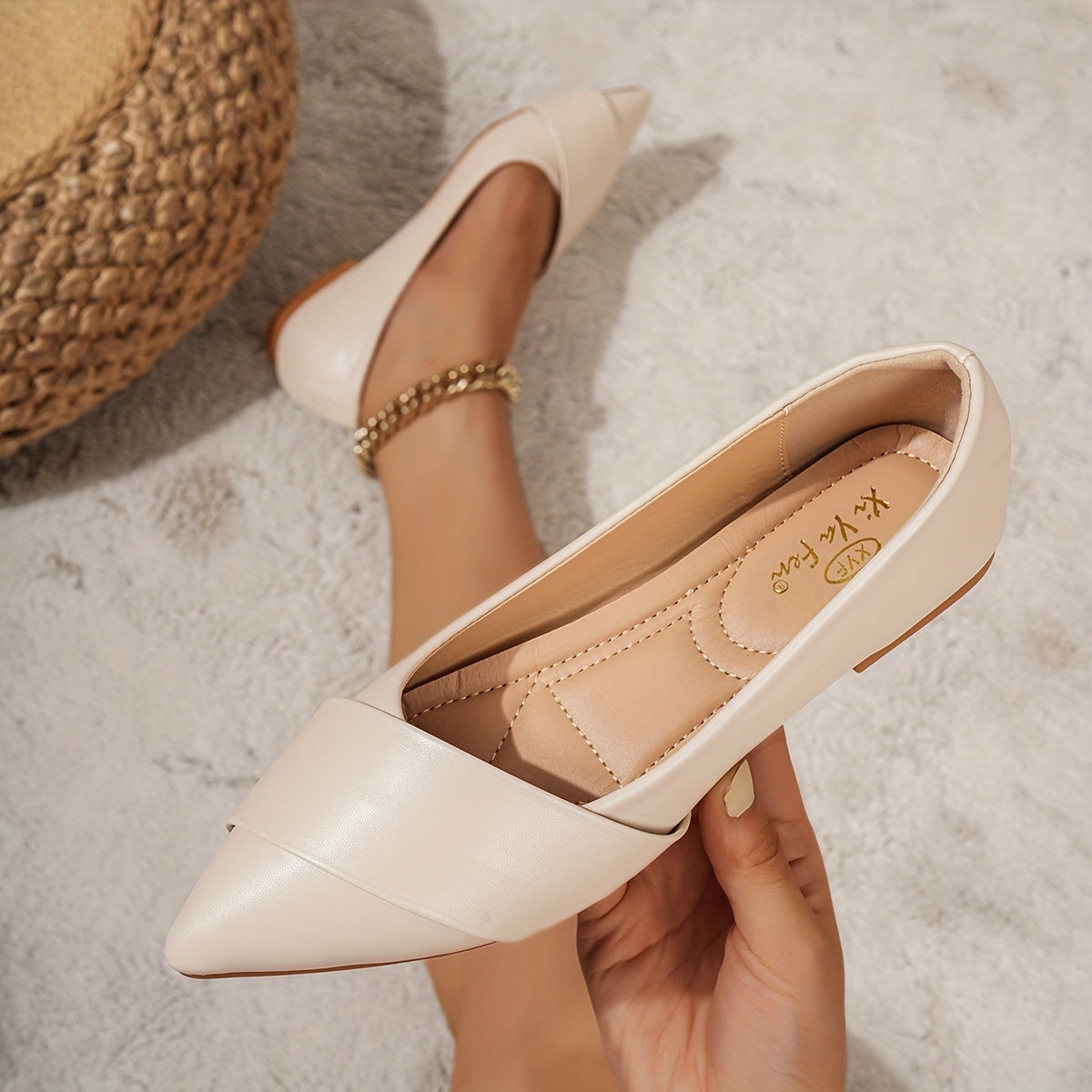 Women's Black Pointed Toe Slip-On Ballet Flats with Mary-Jane Style for Fall