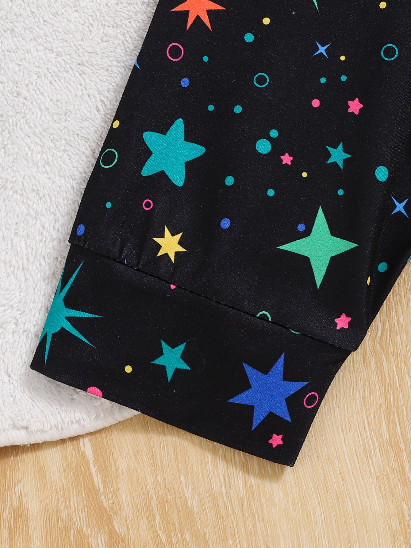 Qizlar uchun pushti unicorn va yulduz naqshli pijama to'plami, olovga chidamli, qulay qisqa yengli ko'ylak va uzun shimlar, bahor/kovak sovg'asi uchun ideal, mashinada yuvish mumkin.