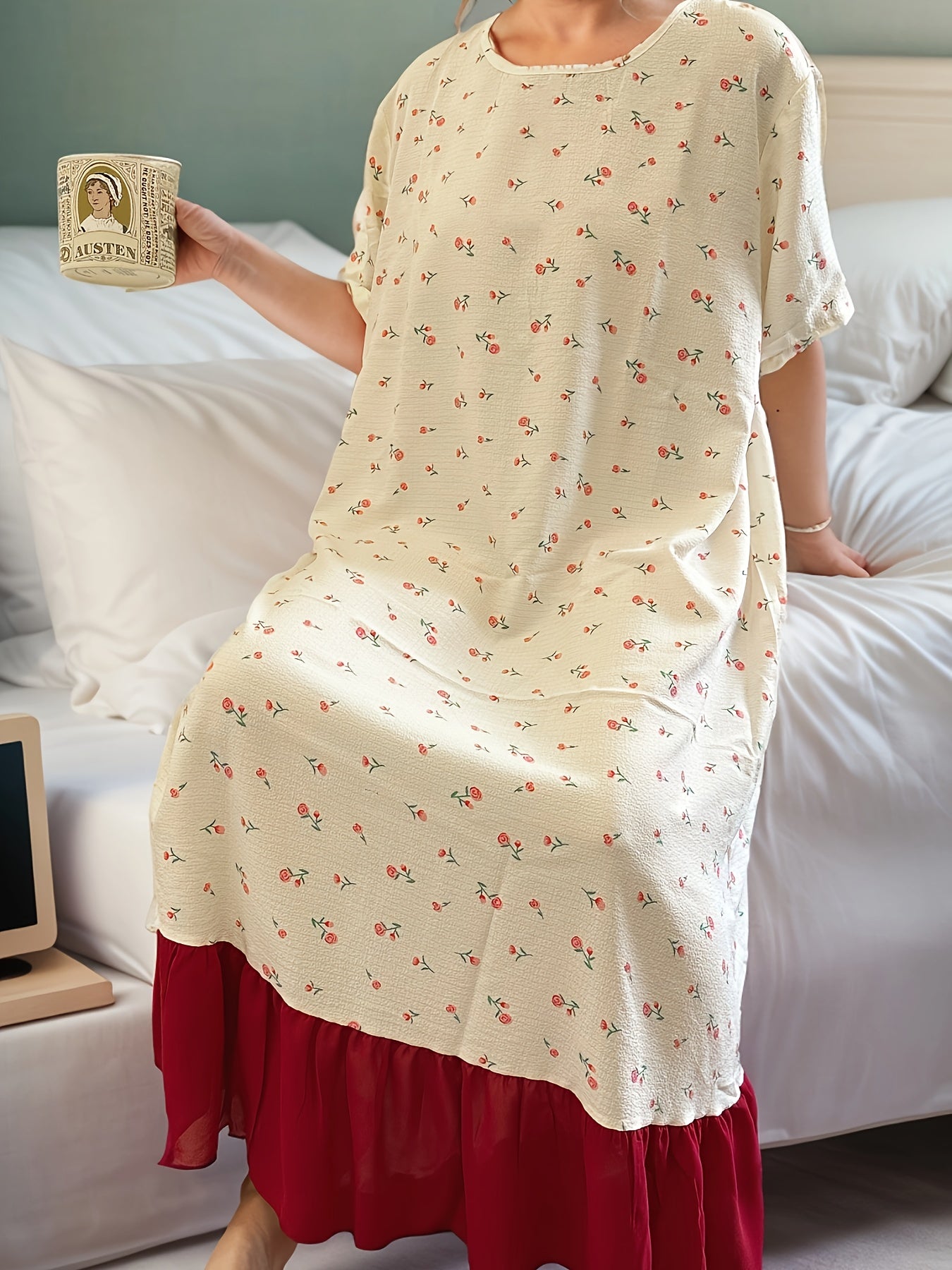 Plus Size Floral Ruffle Hem Night Dress Polyester Sleepwear with Short Sleeves