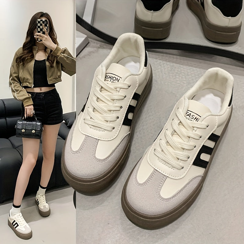 Ayollar uchun kundalik pastki sport poyabzali oq va kulrang, ikki rangli, sirpanishga qarshi rezina oyoq osti