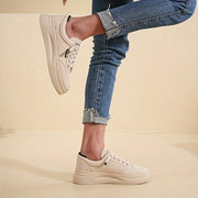 Ayollar uchun nafas oluvchi, engil yugurish poyafzallari yozgi dam olish va sport uchun