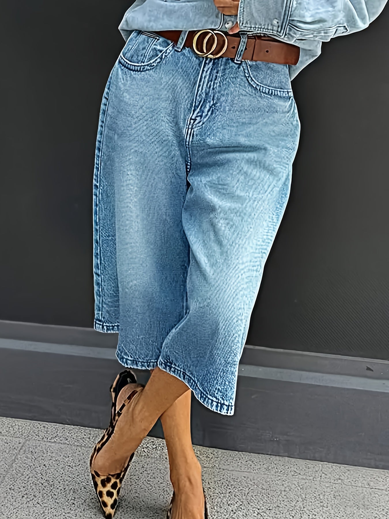 Ayollar uchun keng o'lchamli yuqori belli denim shortilar, cho'ntaklar bilan, yozgi kundalik kiyim