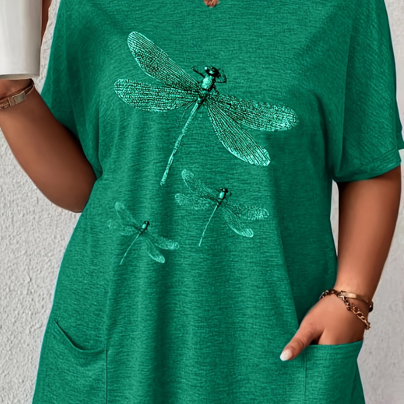 Plus Size Women's Dragonfly Print T-Shirt Green Short Sleeve Crew Neck Casual Top