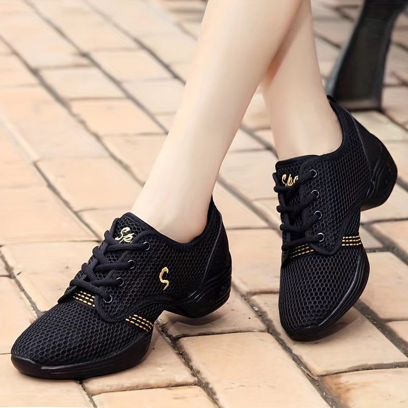 Women's Mesh Low Top Sneakers Breathable Lace-Up Casual Outdoor Sports