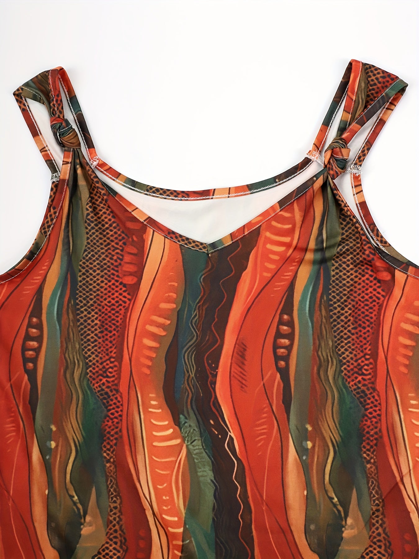 Женская топ с принтом по всему изделию, узлом и ремешком на заднике, с V-образным вырезом, из полиэстерового трикотажа