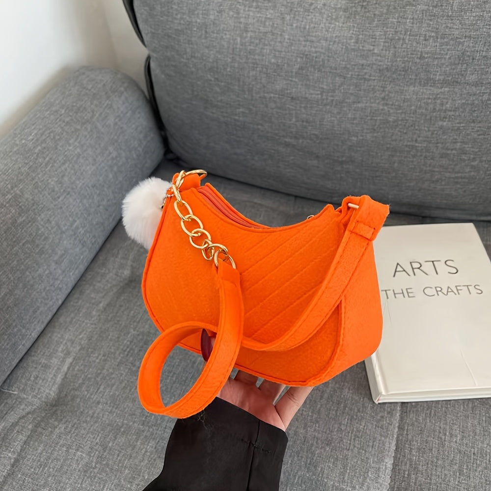 Bolso de hombro de fieltro para mujer con charms de pom-pom, correa ajustable, diseño acolchado en blanco, rojo y negro