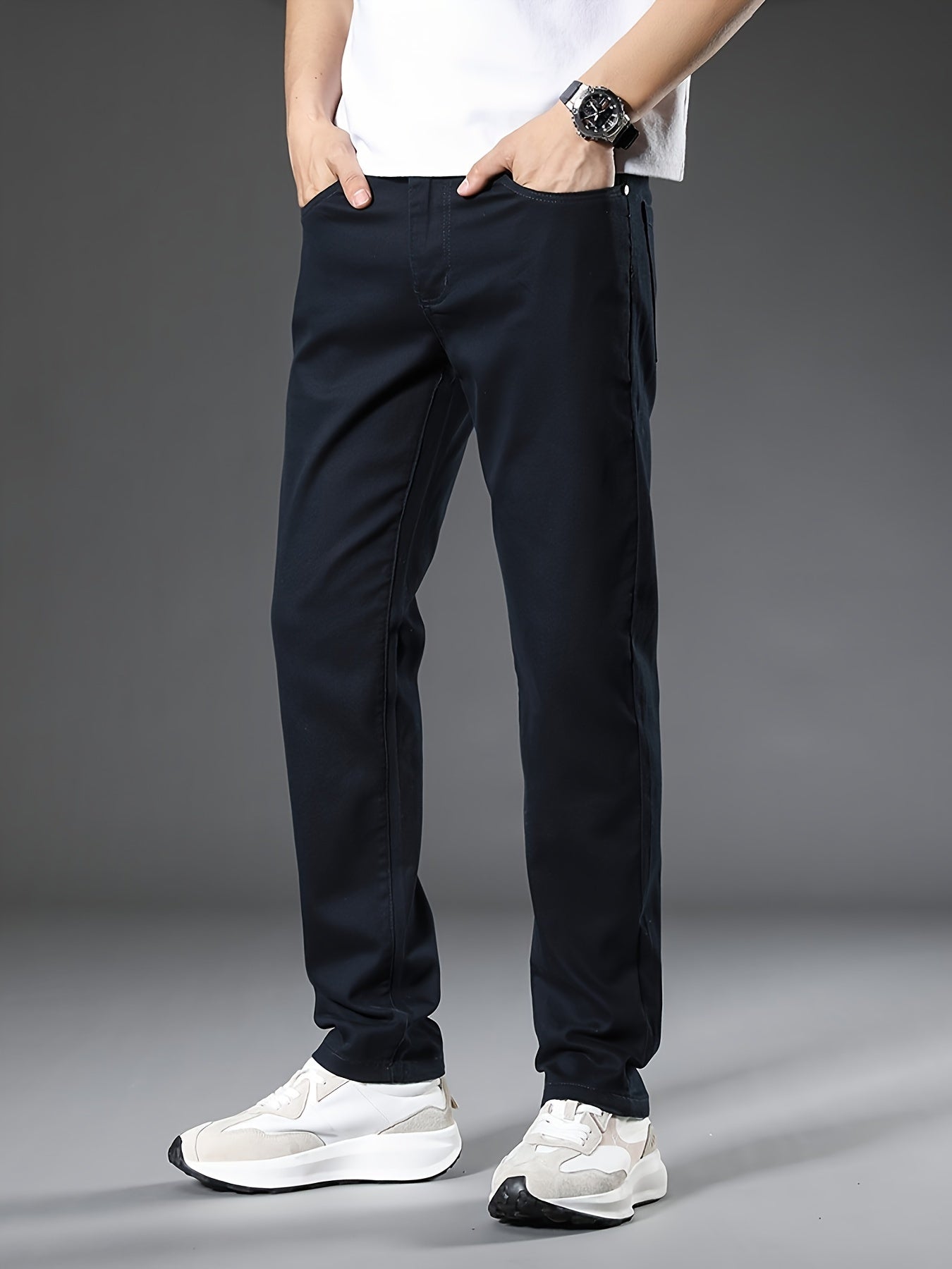 Erkaklar uchun tasodifiy denim jinsi shimlar, chuqur ko'k rangda, paxta aralashmasidan, oddiy kesimda, to'g'ri oyoq, tugma yopish, yuvilgan ko'rinish, belsiz, o'rta bel, barcha mavsumlar uchun, kattalar o'lchovlari.