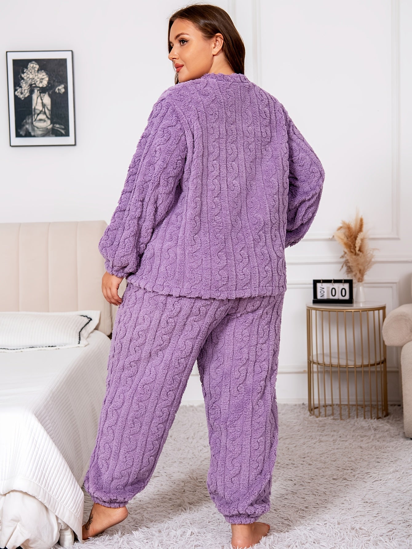 Ayollar uchun katta o'lchamli fleece bilan qoplangan flanel pijama to'plami, uzun qiya shimlar