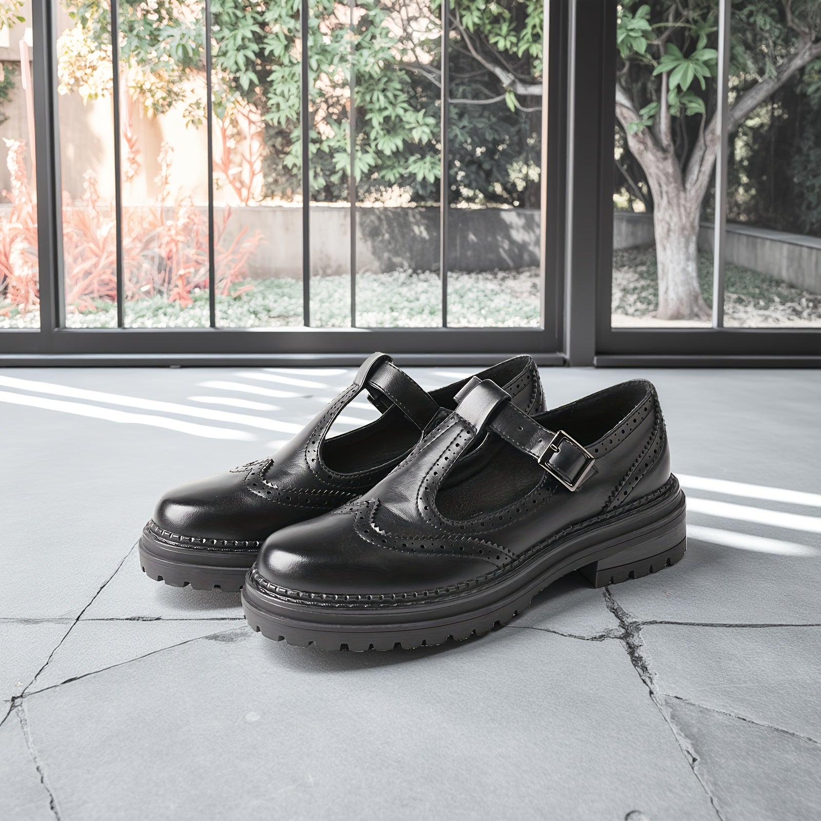 Women's Vintage Carved Loafers with Thick Sole Breathable Flats