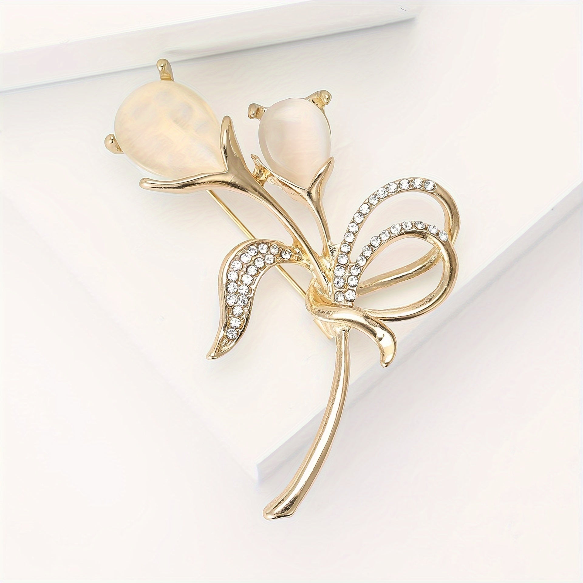 Women's Cat's Eye Stone Flower Brooch Elegant Alloy Jewelry Accessory