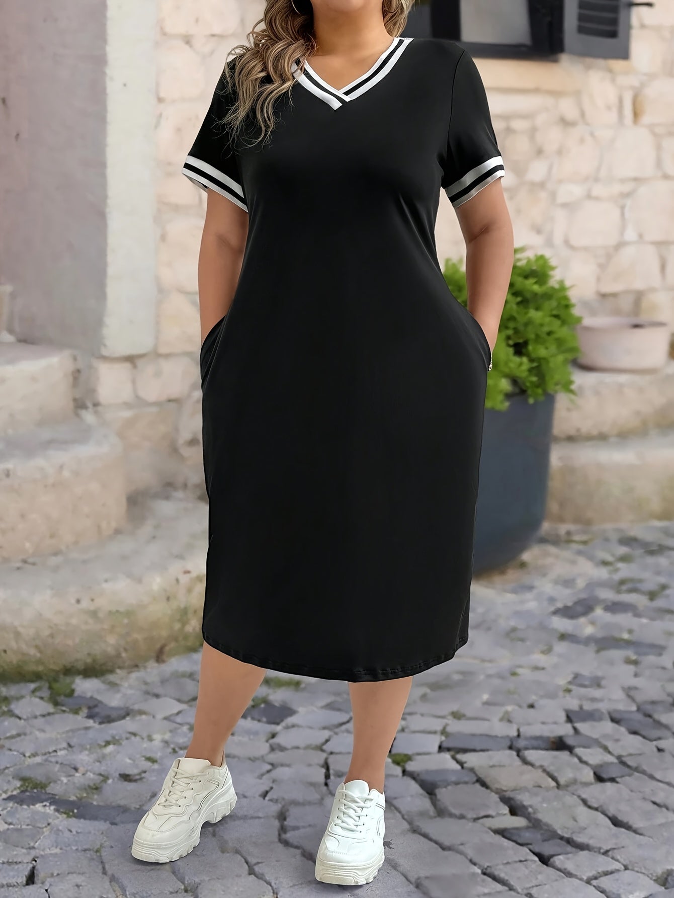 Plus Size Striped V-Neck Short Sleeve Dress with Pockets for Going Out