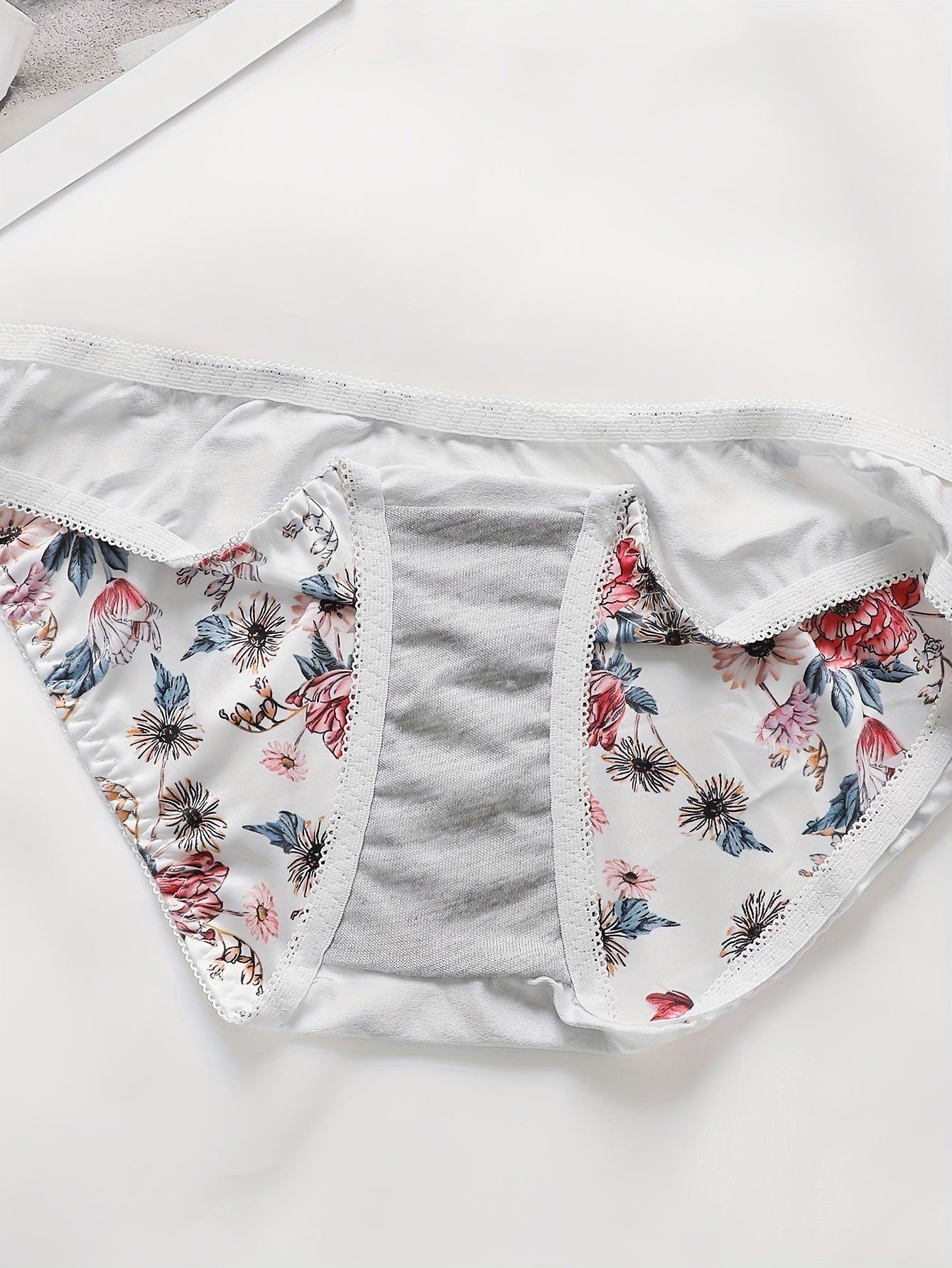 Women's Floral Push-Up Lingerie Set with Underwire Support and Ruched Details