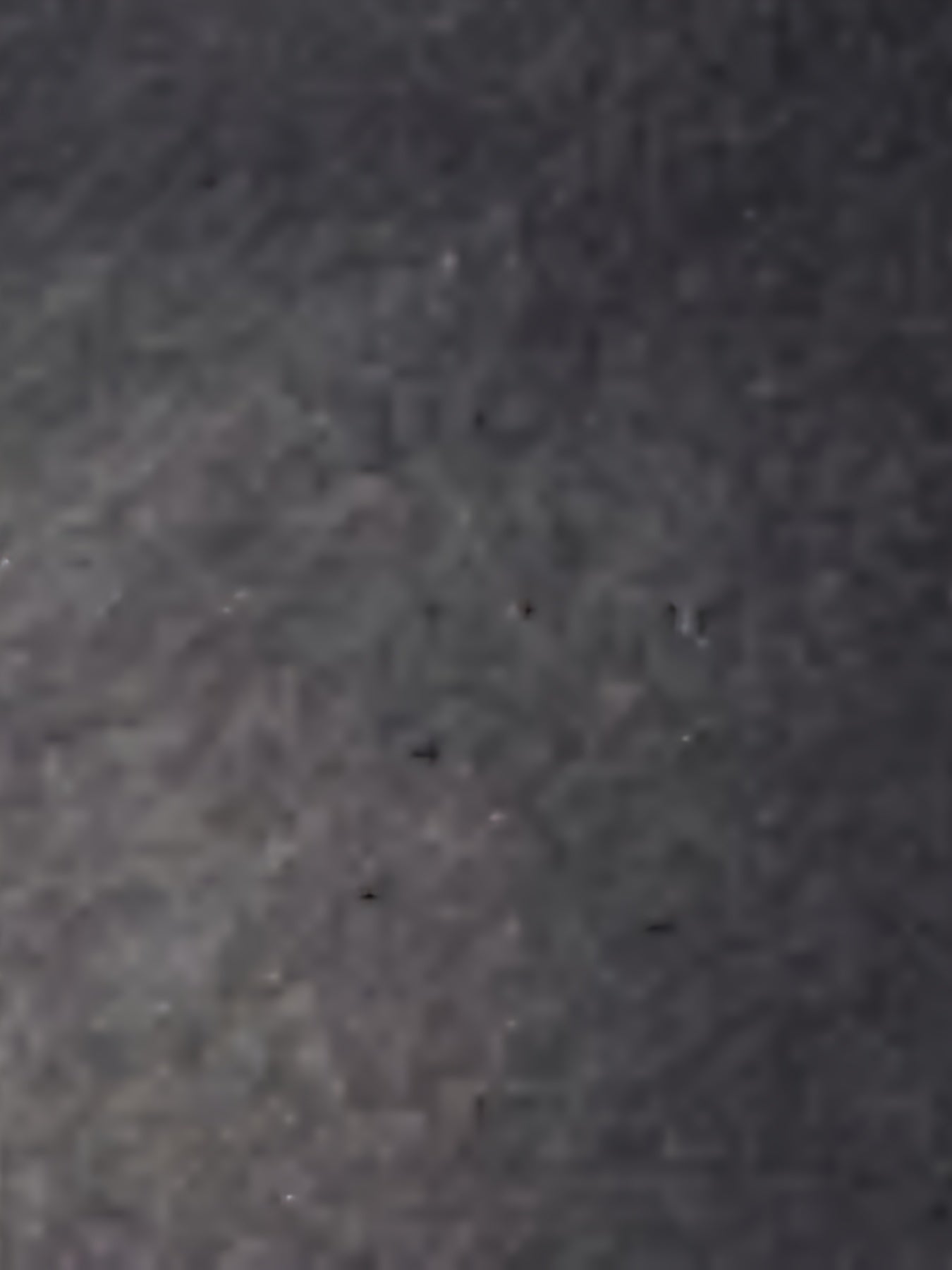 Унисекс джинсы из денима с широкими штанинами, карманами и однотонным цветом. Изготовлены из смеси хлопка. Обычная длина, пояс в комплект не входит.