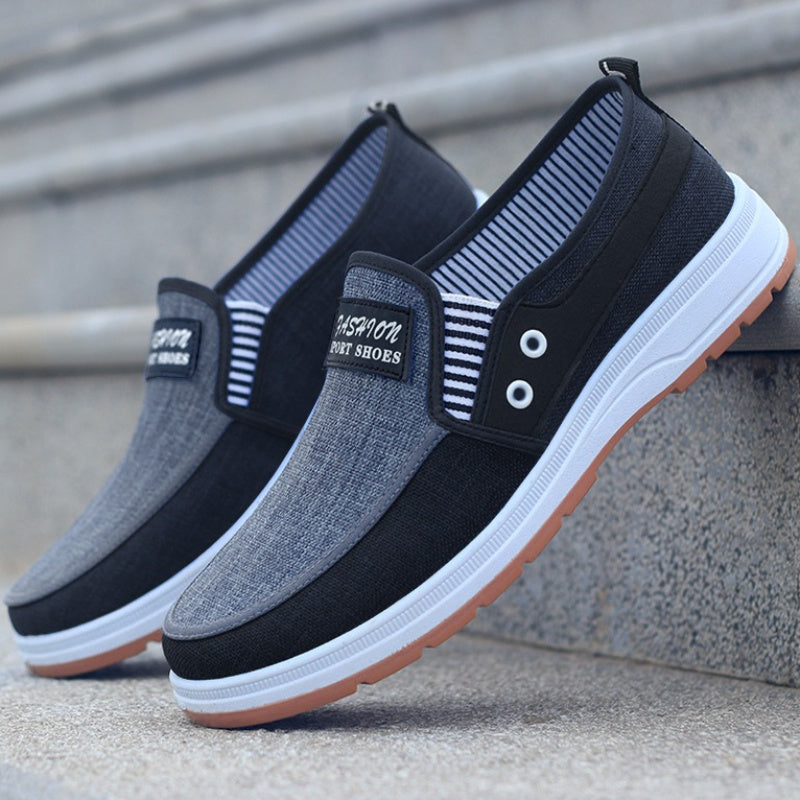 Yurish uchun erkaklarning slip-on poyabzallari, yurak naqshiga ega, nafas oladigan mato ustki qismi, soxta taglik, har mavsumda qulaylik, past yuqori dizayn, mato ichki qismi va astar - kundalik kiyish uchun mukammal.