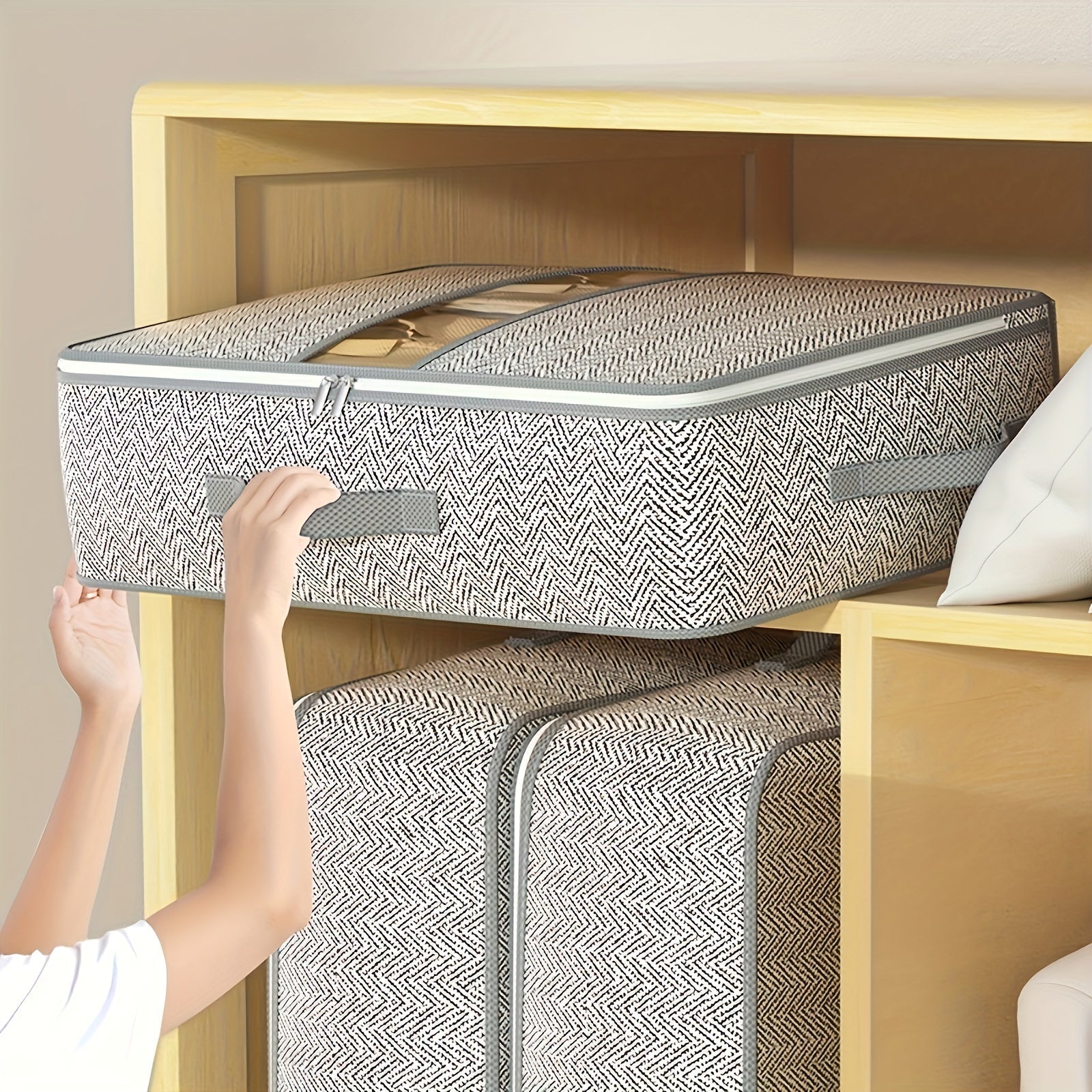 Foldable Gray Non-Woven Storage Bag with Large Capacity and Clear Window for Clothes and Home Organization