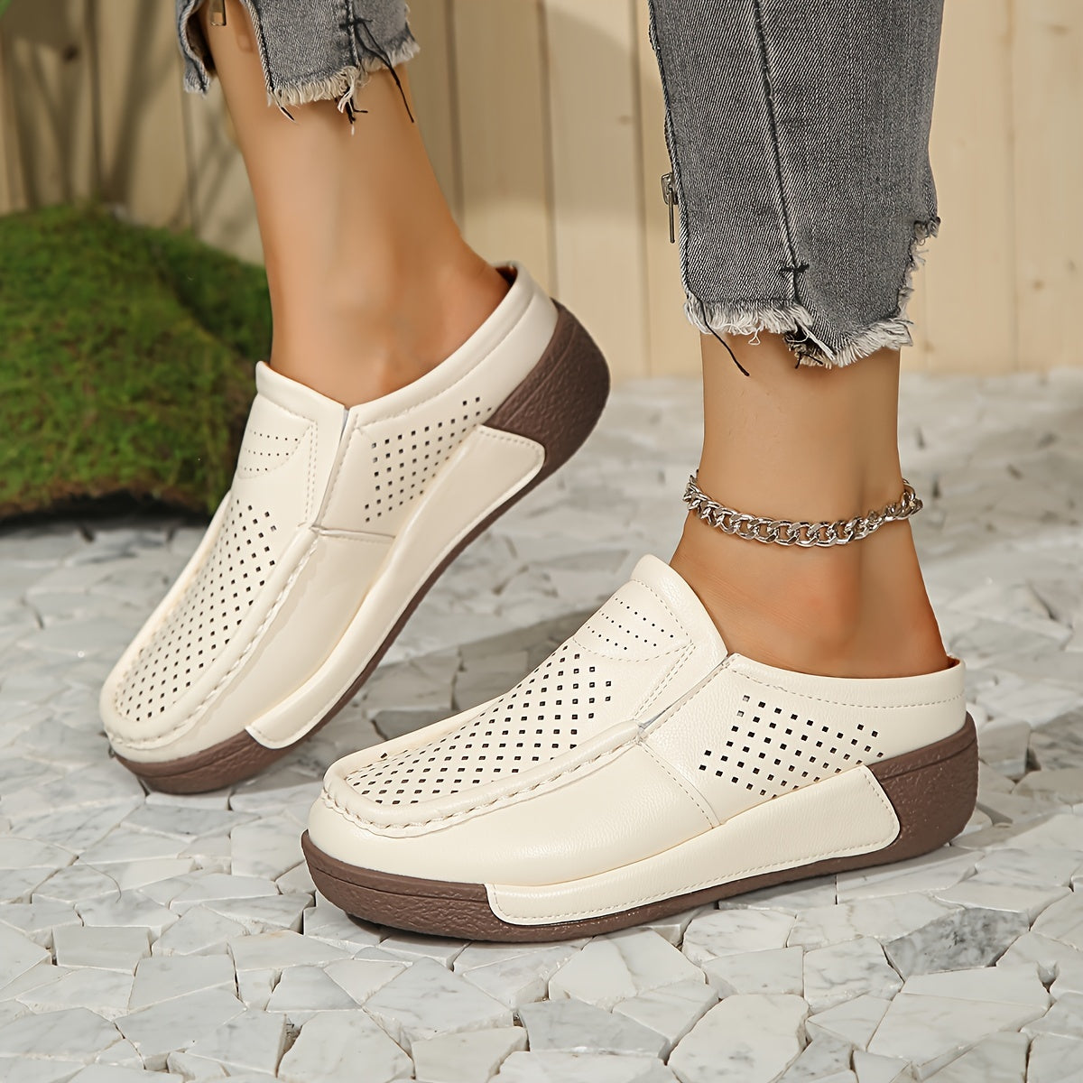 Women's Flat Mules Solid Color Casual Hollow Out Platform Shoes