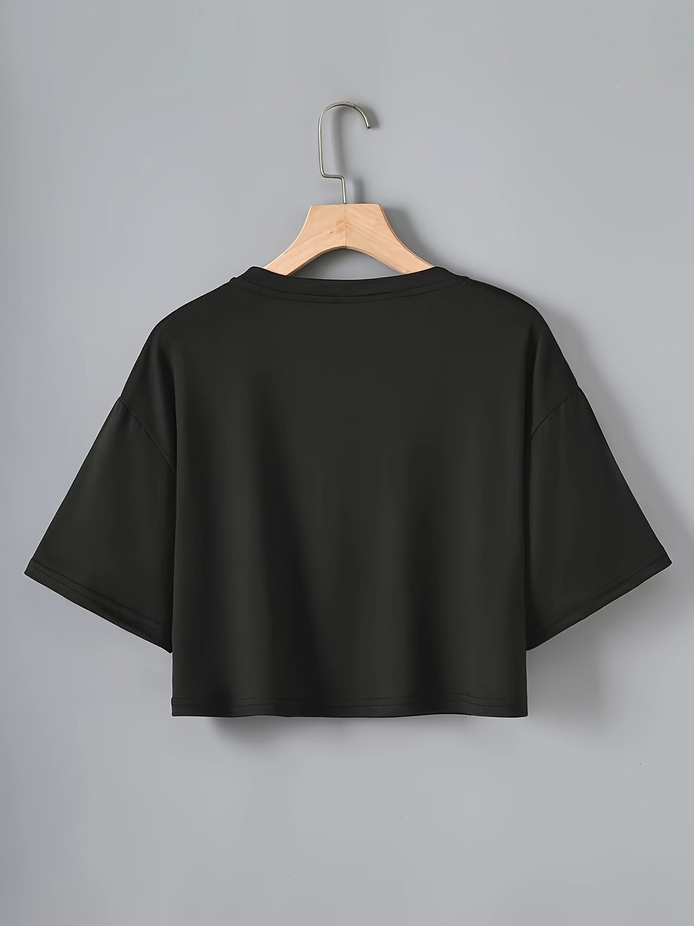 Women's Black Heart Pattern T-Shirt with Crew Neck Short Sleeves for Casual and Sporty Wear