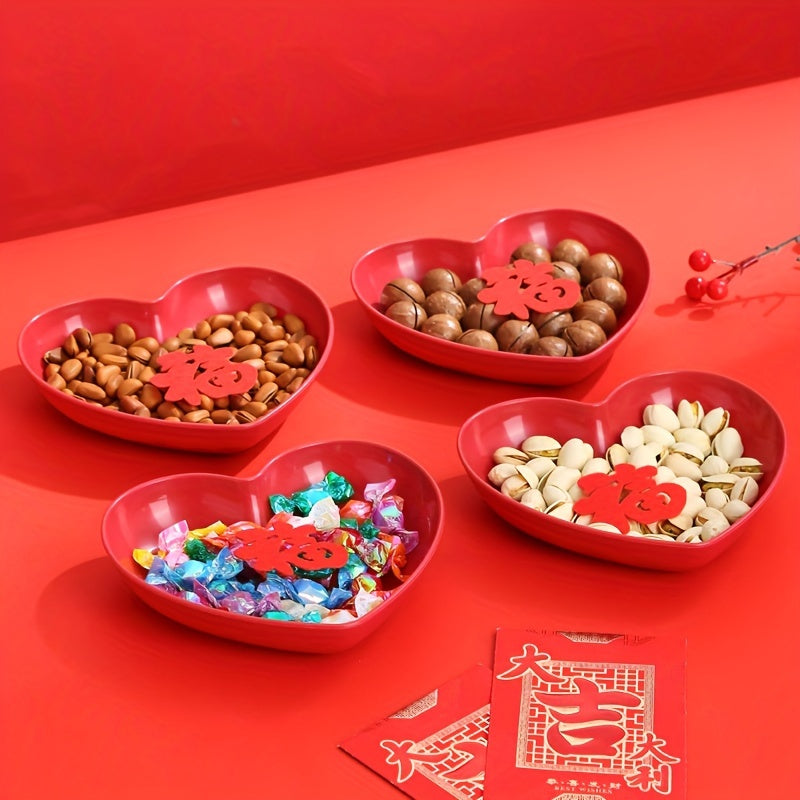 To'ylar uchun yurak shaklidagi plastik plastinkalar 4 yoki 8 ta to'plamda. Snacklar, salatlar va shirinliklar uchun bezakli qizil xizmat idishlari. Har mavsum uchun ko'p maqsadli partiya plastinkalari.