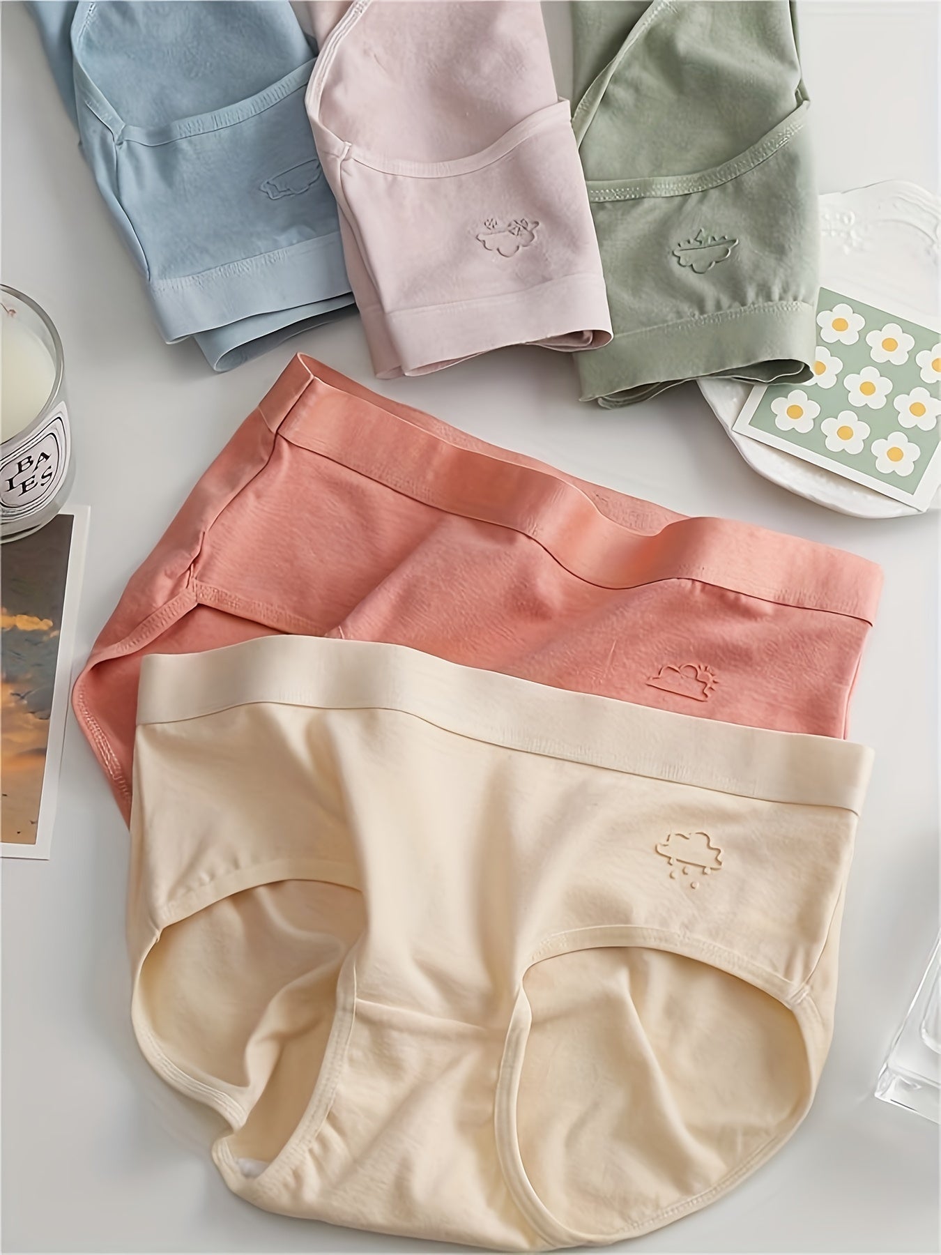 5 ta mustahkam brif - qulay va cho'ziluvchan ayollar ichki kiyimlari