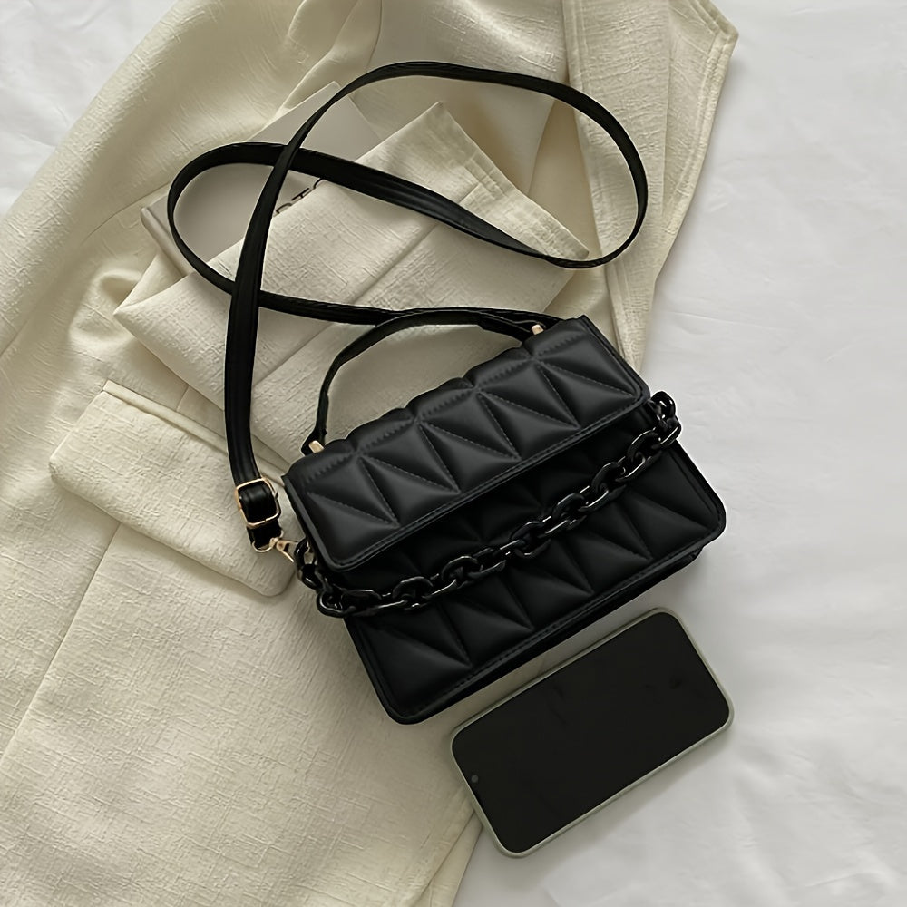 Черная стеганая сумка на плечо с золотой фурнитурой и съемным цепочным ремнем для женщин