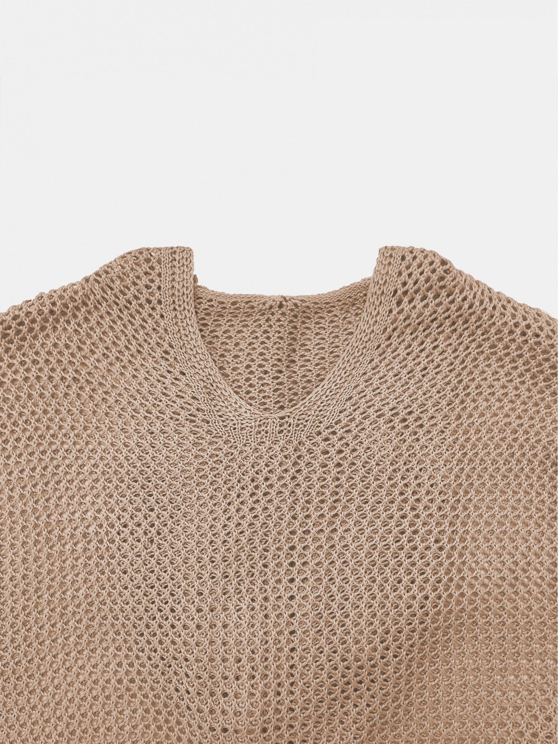 Ayollar uchun V-shaklli bo‘shliqli kardigan, yengil, nafas oladigan, bahor va yoz uchun bej