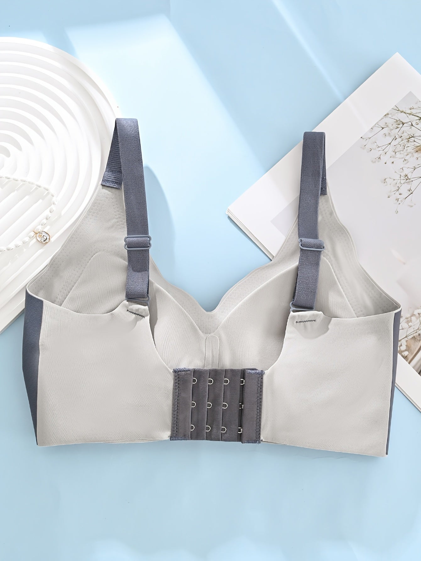 Women's Seamless Geometric Pattern Bra Set with Adjustable Straps Removable Pads