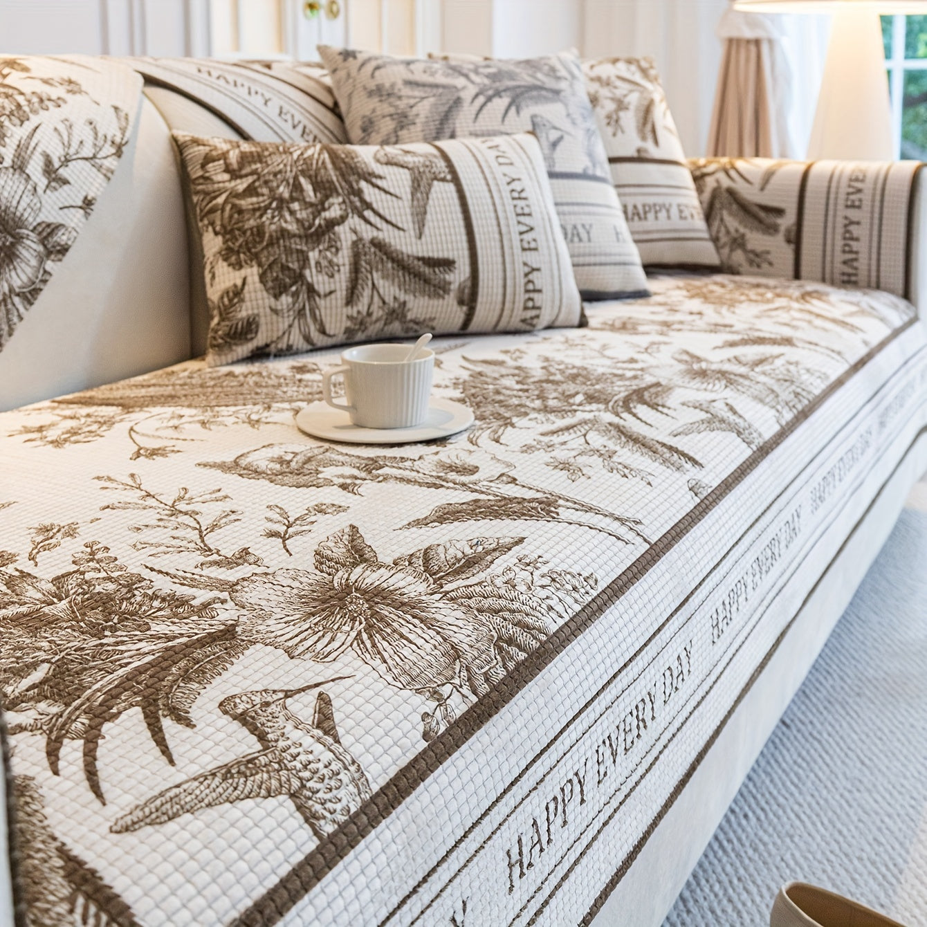 Fransuz vintage divan qoplamasi, hayvonlarga do'st, mashinada yuvish mumkin, barcha mavsumlar uchun mos qisqa plush jakard dizayni.