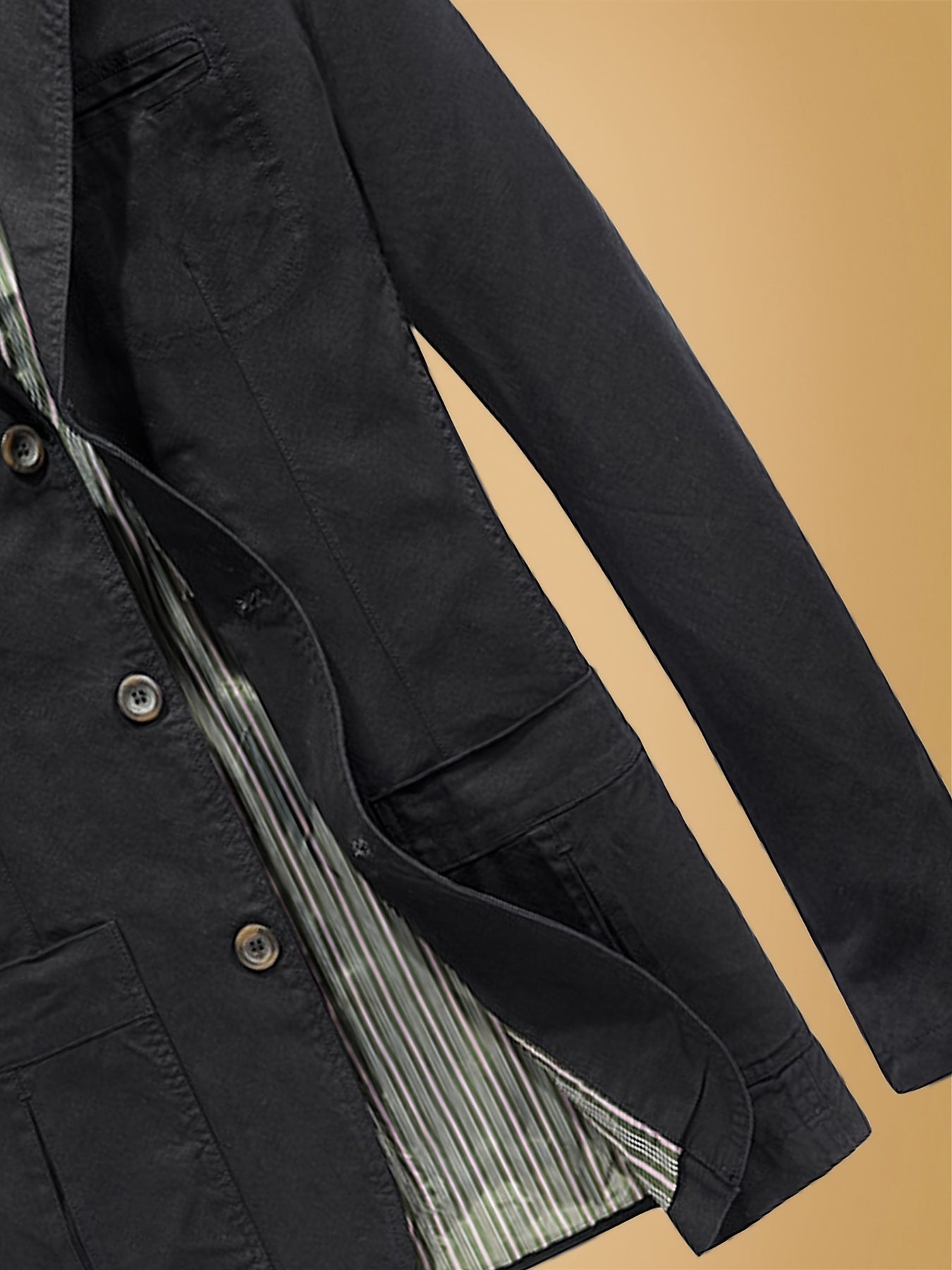 Erkaklar uchun tasodifiy paxta jakketi, yetuk uslubda, bir rangda, bitta tugmachali dizayn, notchli yaka, qo'ltiq ventilyatsiyasi, tugmachali yopish, cho'ntaklar va oddiy moslik.