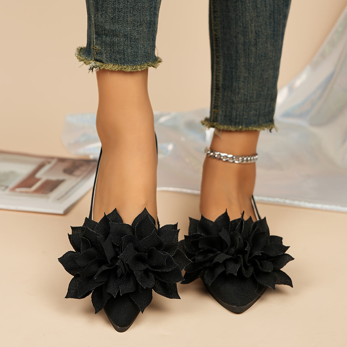 Women's Black Fabric Flat Sandals with Double Flower Embellishment