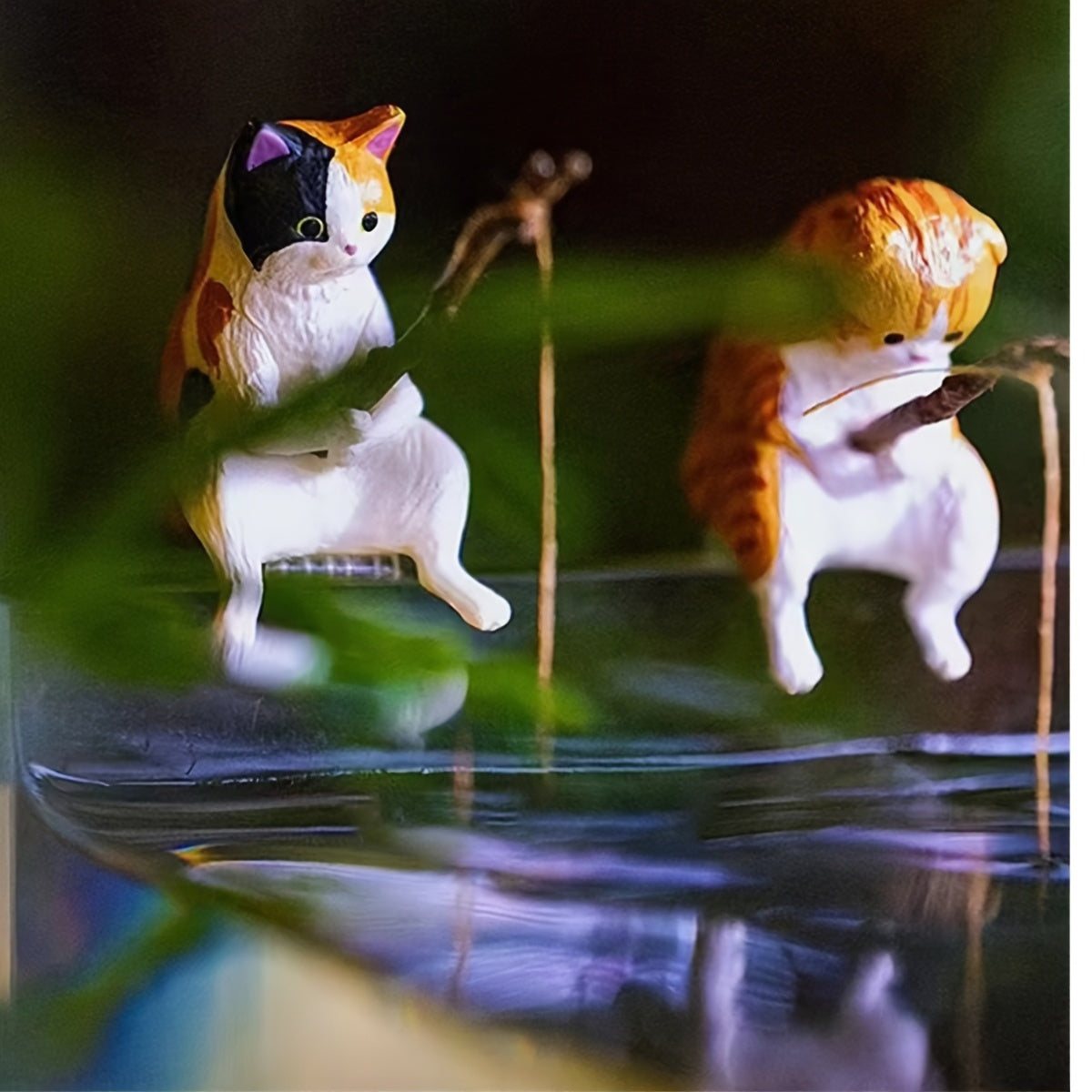 Miniature Fish Tank Decor Set of 2 Fishing Cat Figurines for Aquariums