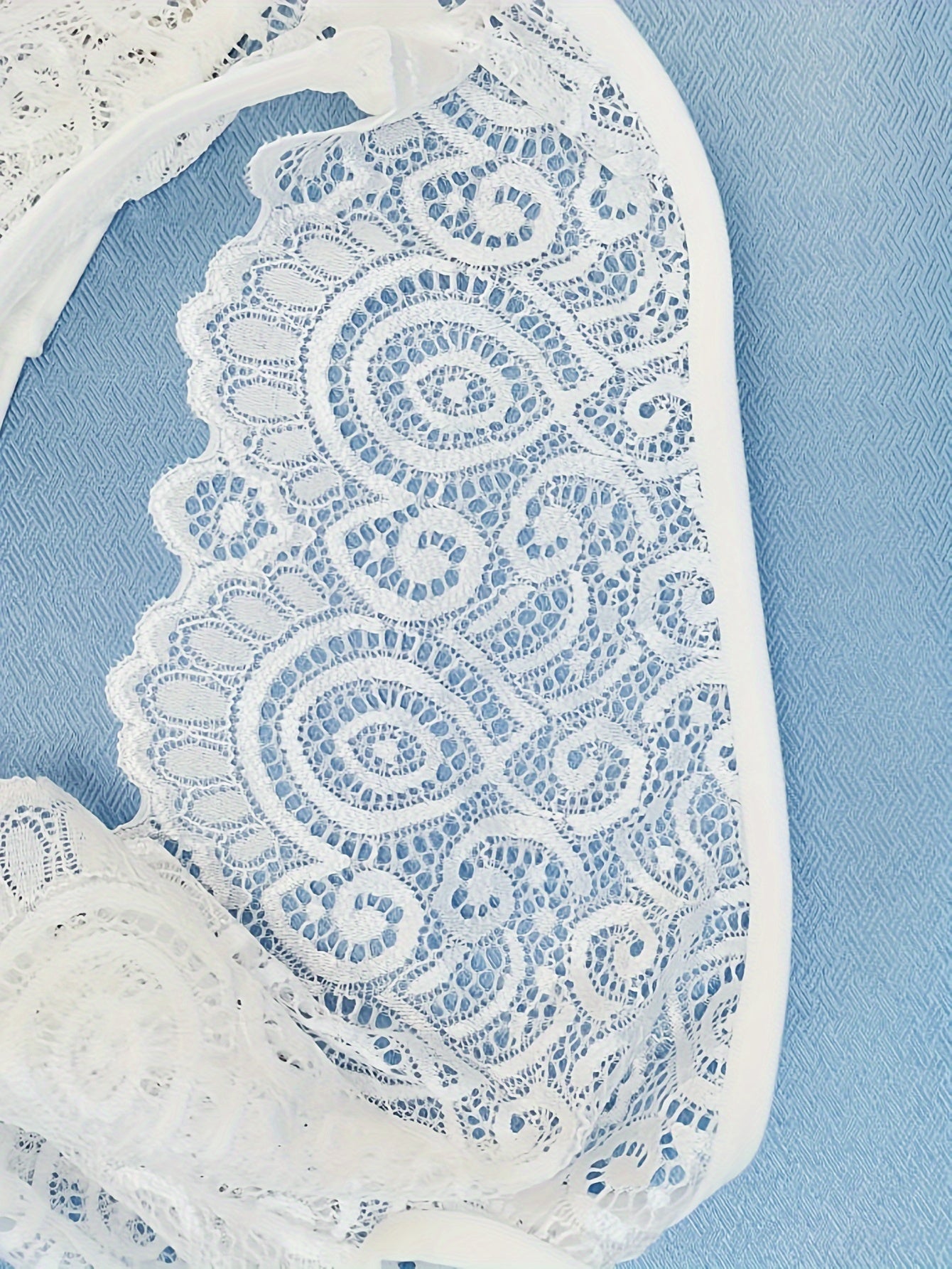 Women's Low Waist Floral Lace Panties Semi-Sheer Breathable Cut-Out Briefs