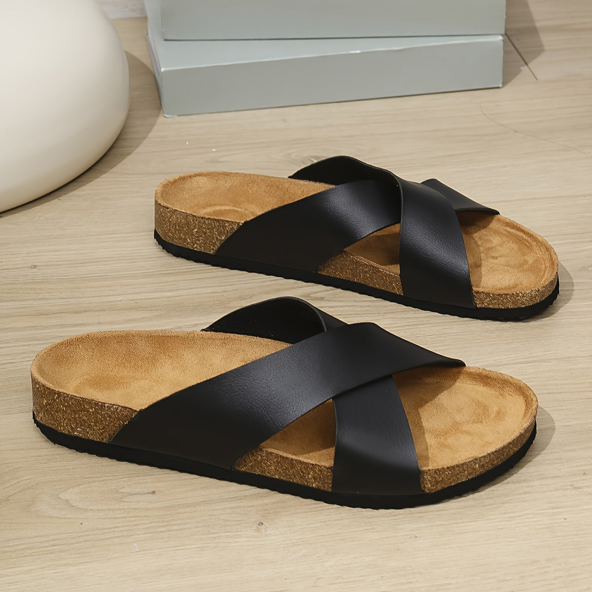 Erkaklar uchun ichki va tashqi foydalanish uchun zamonaviy ochiq barmoqli uy poyabzallari.