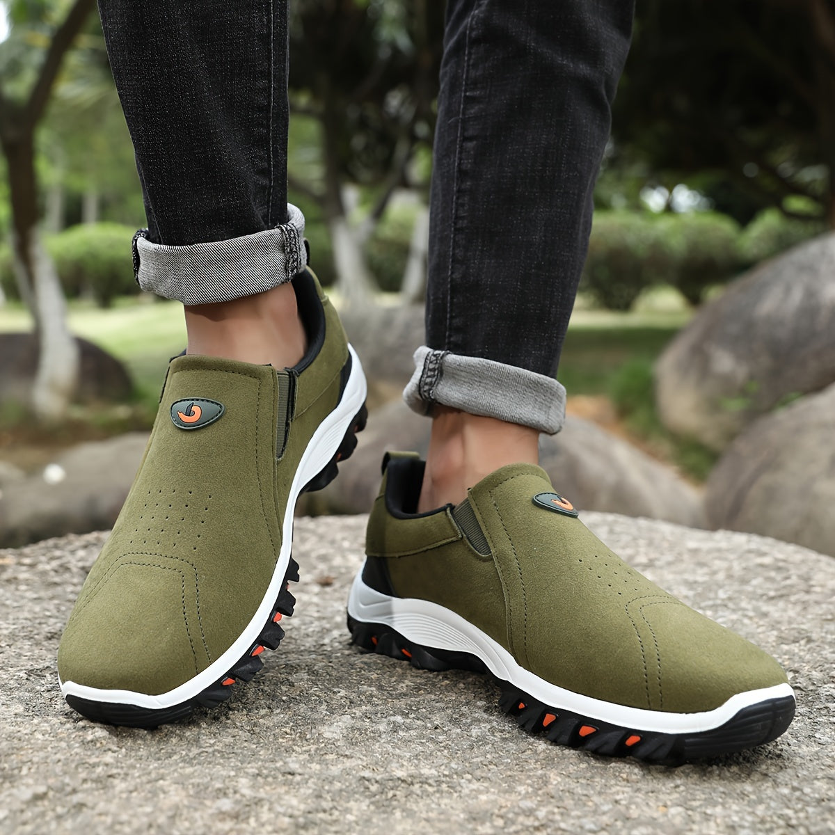 Erkaklar uchun Slipon Ease pastki balandlikdagi piyoda yurish botinkalari, tashqi faoliyatlar uchun sirpanmaydigan taglik, mikrofiber sintetik ustki, mato ichki qismi, EVA taglik | Silliq va Qattiq Slip-On Poyabzal