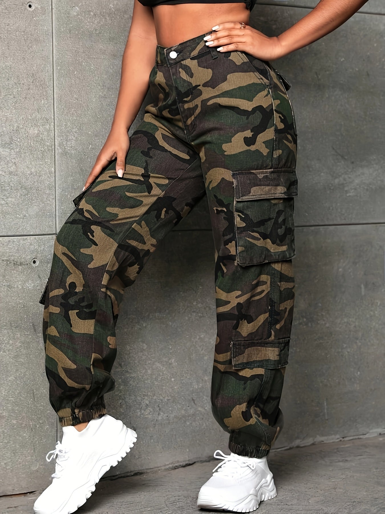 Women's Plus Size Camouflage Cargo Pants with Pockets Stretchy Green Camo