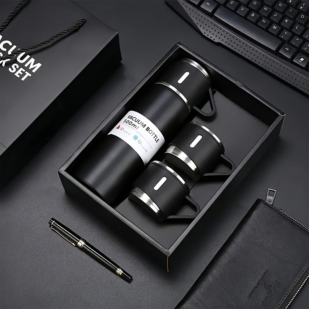 Botella de agua aislada de acero inoxidable 500ml a prueba de fugas con doble capa para acampar y ciclismo