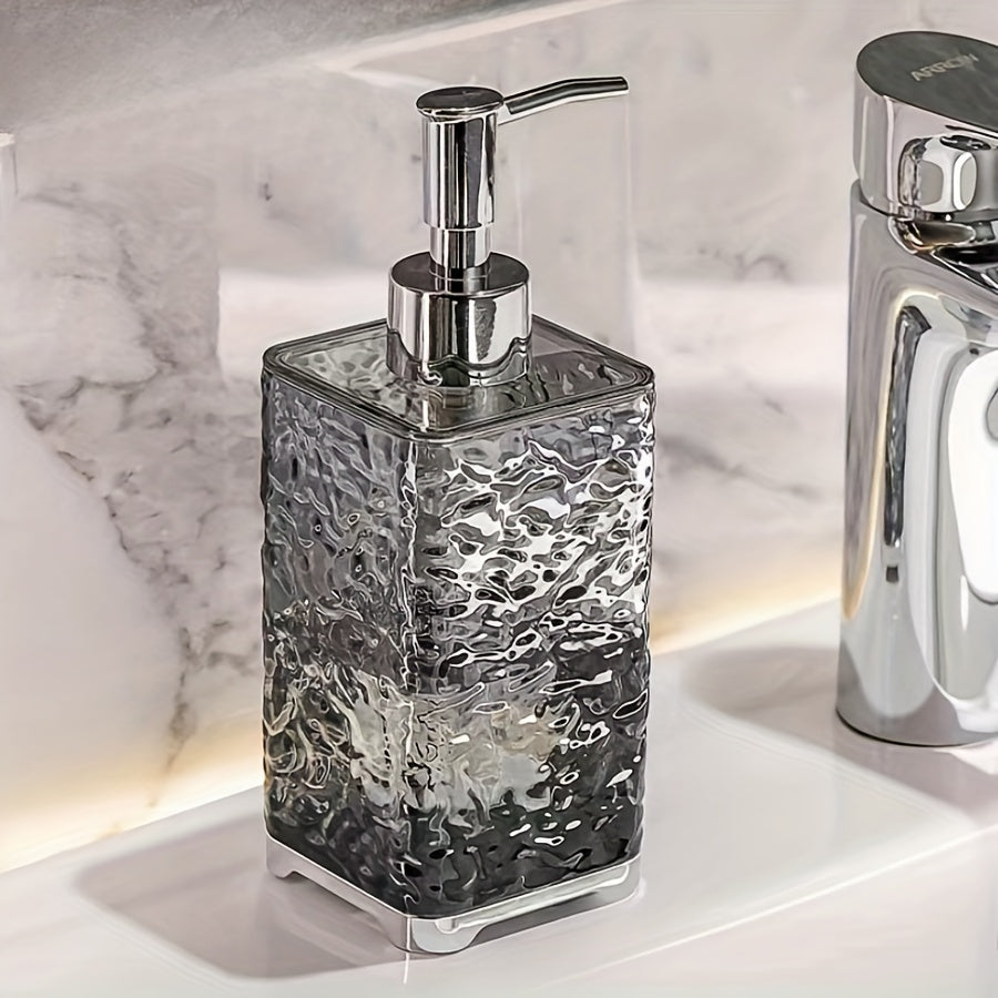 Qulay bosish pompasi bilan qayta to'ldiriladigan hashamatli qo'l sabun dispenseri. Mustahkam plastik konstruktsiya. Hammom yoki dush gel uchun ajoyib.